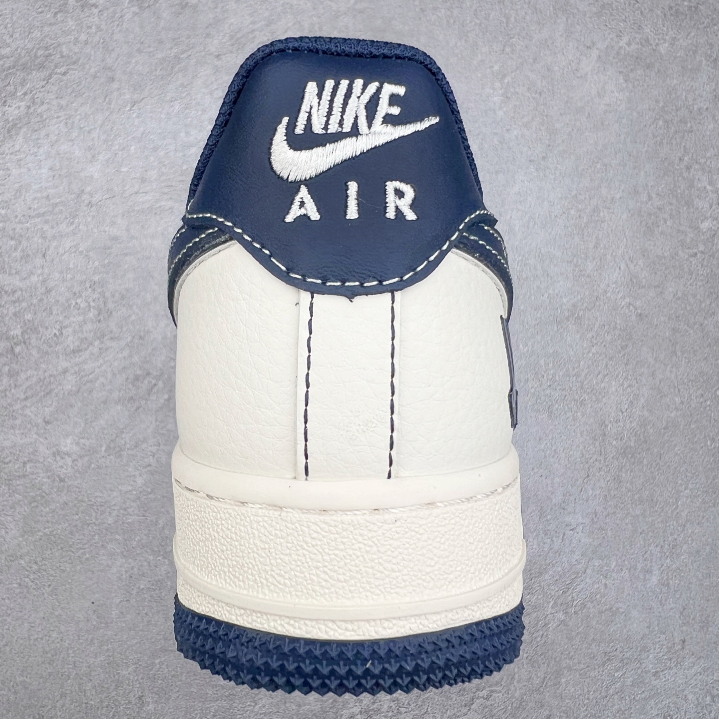 图片[8]-NK Air Force 1´07 Low 空军一号低帮百搭休闲运动板鞋 XS1958-522 柔软、弹性十足的缓震性能和出色的中底设计 横跨复古与现代的外型结合 造就出风靡全球 三十多年的Force 1 直到今天还深受青睐 实拍调校N版已经零色差零失真 百分百还原实物色彩所见即所得 不存在货不对板色差等低级问题 选购参考实物拍摄 不混卖不参货 只用心做好货严格选品 承诺混一赔十 尺码：36 36.5 37.5 38 38.5 39 40 40.5 41 42 42.5 43 44 44.5 45-选品中心