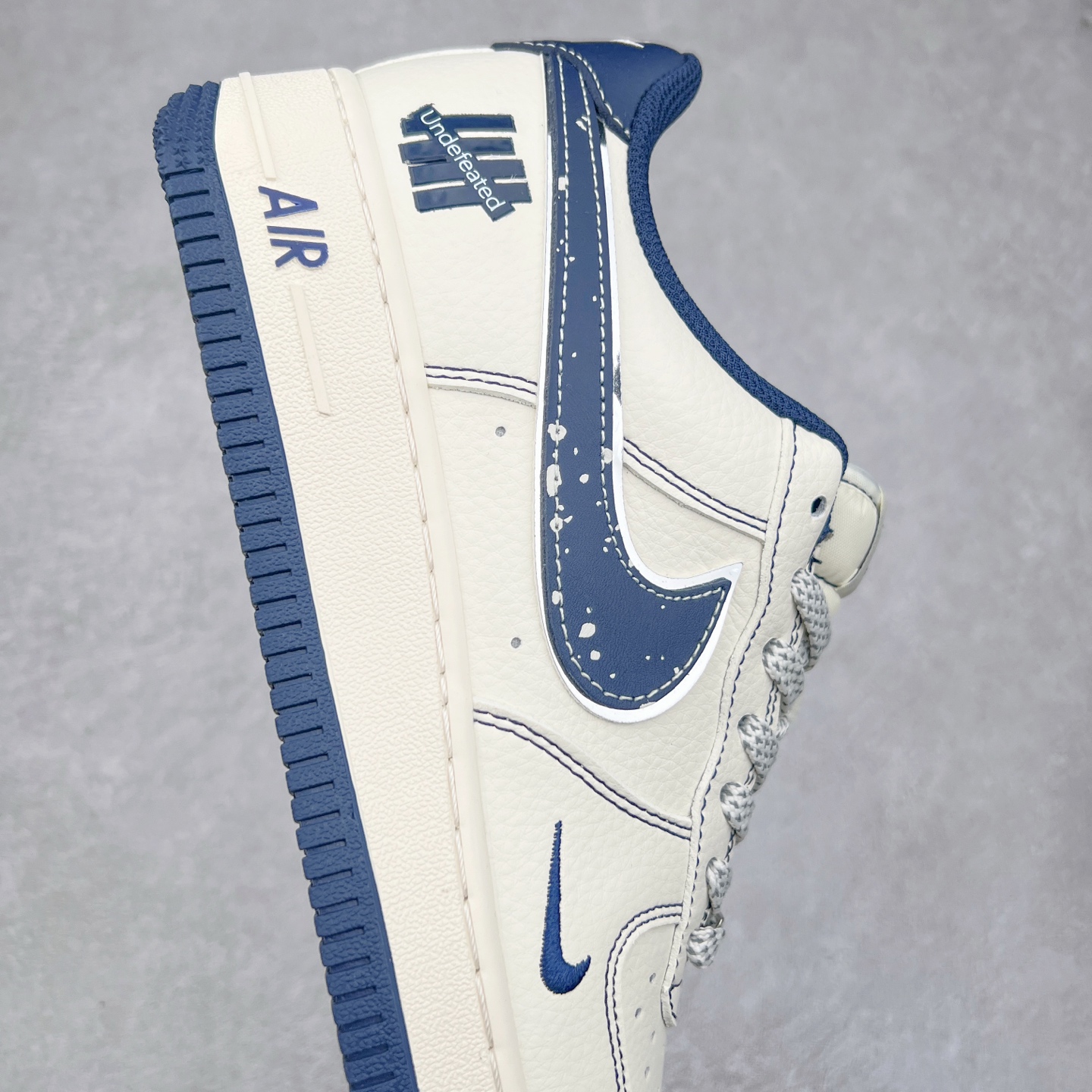 图片[6]-NK Air Force 1´07 Low 空军一号低帮百搭休闲运动板鞋 XS1958-522 柔软、弹性十足的缓震性能和出色的中底设计 横跨复古与现代的外型结合 造就出风靡全球 三十多年的Force 1 直到今天还深受青睐 实拍调校N版已经零色差零失真 百分百还原实物色彩所见即所得 不存在货不对板色差等低级问题 选购参考实物拍摄 不混卖不参货 只用心做好货严格选品 承诺混一赔十 尺码：36 36.5 37.5 38 38.5 39 40 40.5 41 42 42.5 43 44 44.5 45-选品中心