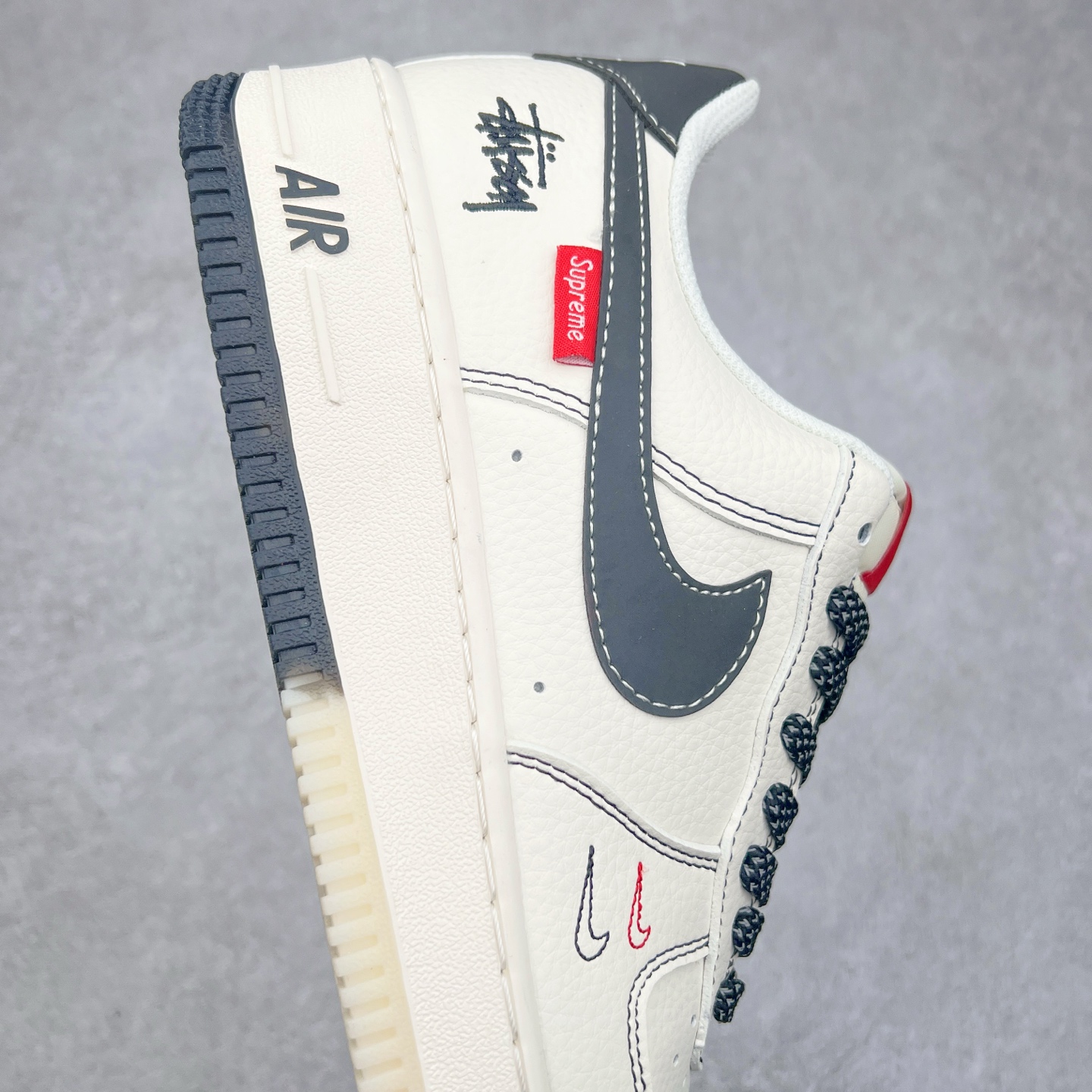 图片[6]-NK Air Force 1´07 Low 空军一号低帮百搭休闲运动板鞋 HH7518-036 柔软、弹性十足的缓震性能和出色的中底设计 横跨复古与现代的外型结合 造就出风靡全球 三十多年的Force 1 直到今天还深受青睐 实拍调校N版已经零色差零失真 百分百还原实物色彩所见即所得 不存在货不对板色差等低级问题 选购参考实物拍摄 不混卖不参货 只用心做好货严格选品 承诺混一赔十 尺码：36 36.5 37.5 38 38.5 39 40 40.5 41 42 42.5 43 44 44.5 45-选品中心