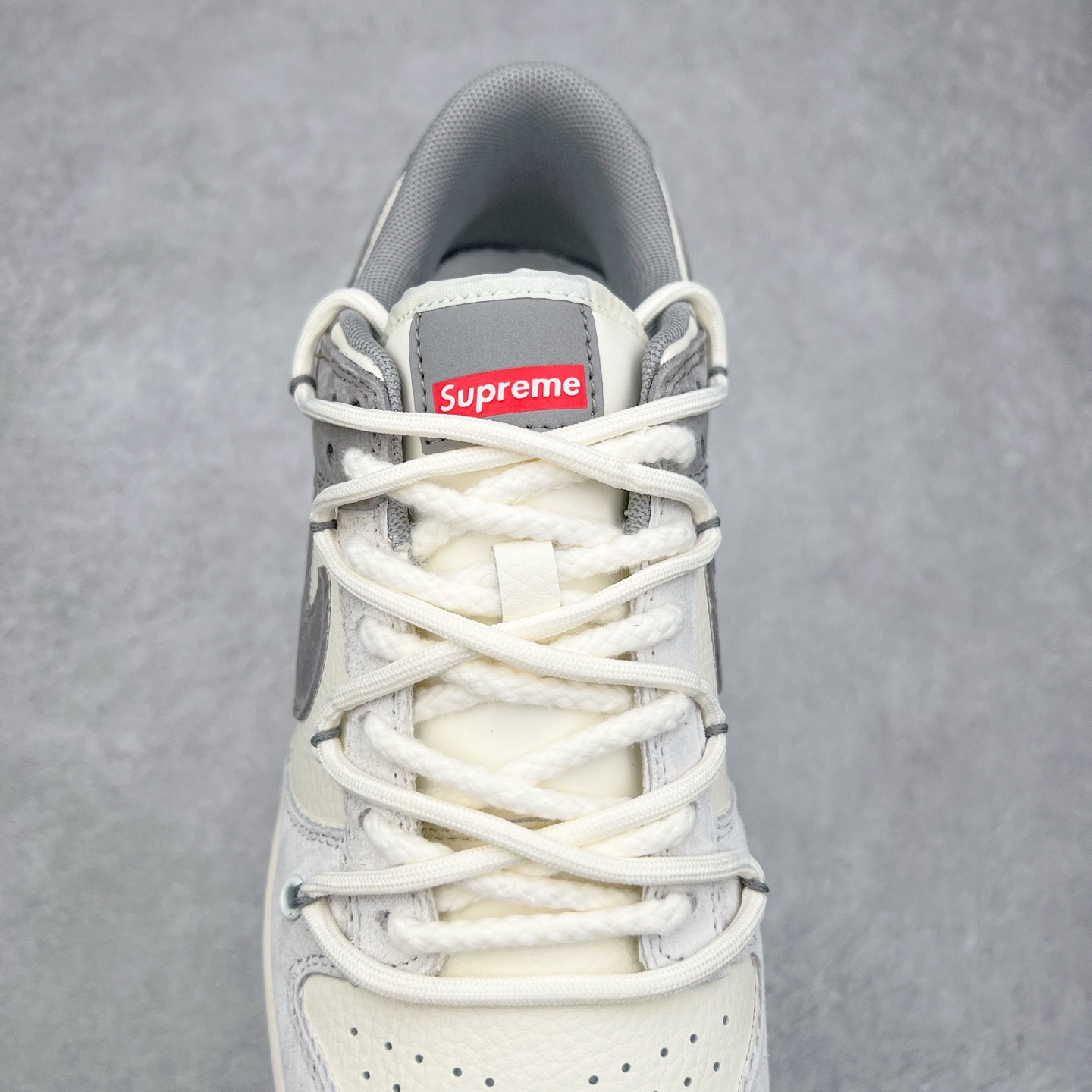 图片[5]-NK Dunk Low 定制配色 YX5066-270 大厂出品 极力推荐 原装头层材料 独家版型蒸餾加工帶來的是更好的视觉和脚感体验大厂纯原品质出货 清洁度 电绣工艺 皮料切割干净无任何毛边 细节完美 实拍调校N版已经零色差零失真 百分百还原实物色彩所见即所得 不存在货不对板色差等低级问题 选购参考实物拍摄 不混卖不参货 只用心做好货严格选品 承诺混一赔十 尺码：36 36.5 37.5 38 38.5 39 40 40.5 41 42 42.5 43 44 44.5 45-选品中心