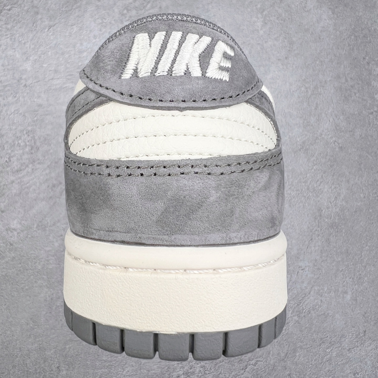 图片[8]-NK Dunk Low 定制配色 YX5066-270 大厂出品 极力推荐 原装头层材料 独家版型蒸餾加工帶來的是更好的视觉和脚感体验大厂纯原品质出货 清洁度 电绣工艺 皮料切割干净无任何毛边 细节完美 实拍调校N版已经零色差零失真 百分百还原实物色彩所见即所得 不存在货不对板色差等低级问题 选购参考实物拍摄 不混卖不参货 只用心做好货严格选品 承诺混一赔十 尺码：36 36.5 37.5 38 38.5 39 40 40.5 41 42 42.5 43 44 44.5 45-选品中心