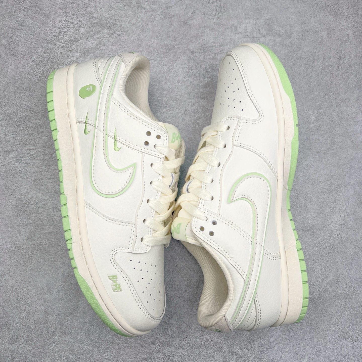图片[3]-NK Dunk Low 定制配色 CF3688-010 大厂出品 极力推荐 原装头层材料 独家版型蒸餾加工帶來的是更好的视觉和脚感体验大厂纯原品质出货 清洁度 电绣工艺 皮料切割干净无任何毛边 细节完美 实拍调校N版已经零色差零失真 百分百还原实物色彩所见即所得 不存在货不对板色差等低级问题 选购参考实物拍摄 不混卖不参货 只用心做好货严格选品 承诺混一赔十 尺码：36 36.5 37.5 38 38.5 39 40 40.5 41 42 42.5 43 44 44.5 45-选品中心