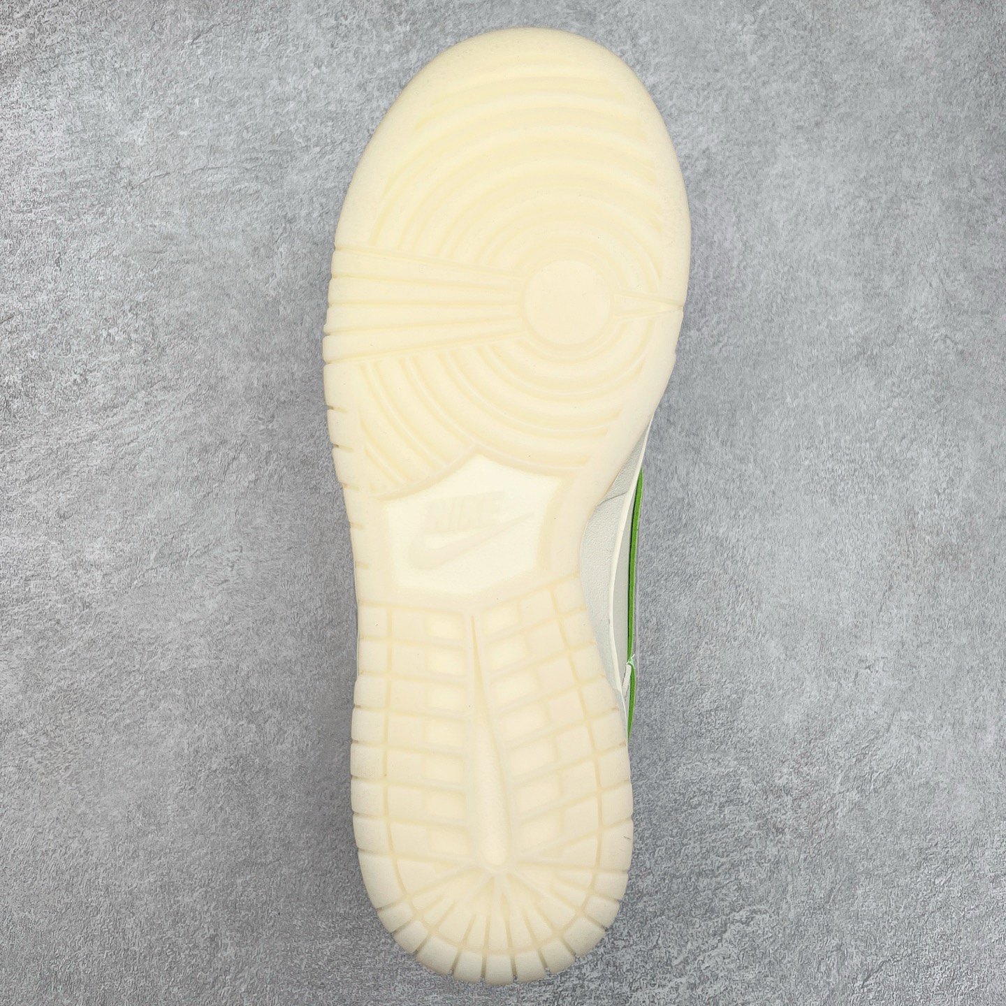 图片[9]-NK Dunk Low 定制配色 SJ2558-017 大厂出品 极力推荐 原装头层材料 独家版型蒸餾加工帶來的是更好的视觉和脚感体验大厂纯原品质出货 清洁度 电绣工艺 皮料切割干净无任何毛边 细节完美 实拍调校N版已经零色差零失真 百分百还原实物色彩所见即所得 不存在货不对板色差等低级问题 选购参考实物拍摄 不混卖不参货 只用心做好货严格选品 承诺混一赔十 尺码：36 36.5 37.5 38 38.5 39 40 40.5 41 42 42.5 43 44 44.5 45-选品中心