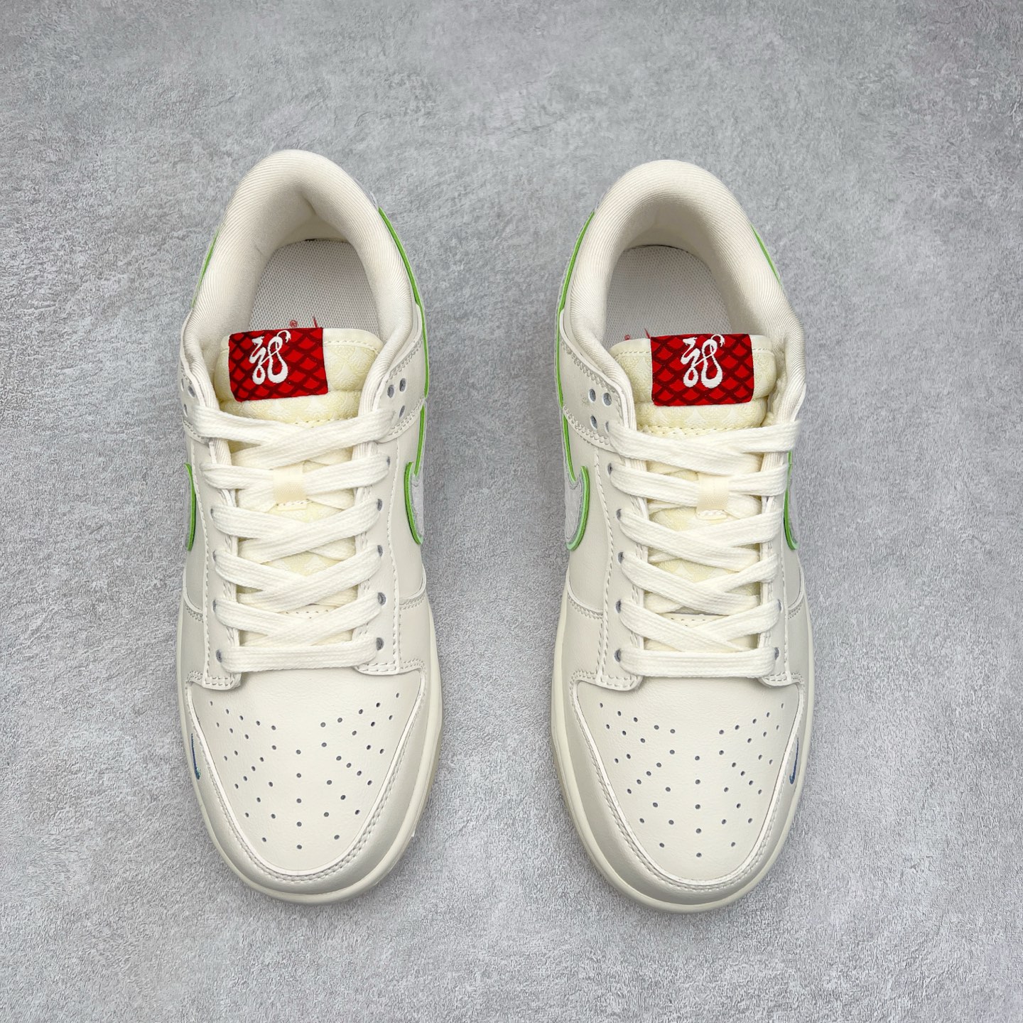 图片[2]-NK Dunk Low 定制配色 SJ2558-017 大厂出品 极力推荐 原装头层材料 独家版型蒸餾加工帶來的是更好的视觉和脚感体验大厂纯原品质出货 清洁度 电绣工艺 皮料切割干净无任何毛边 细节完美 实拍调校N版已经零色差零失真 百分百还原实物色彩所见即所得 不存在货不对板色差等低级问题 选购参考实物拍摄 不混卖不参货 只用心做好货严格选品 承诺混一赔十 尺码：36 36.5 37.5 38 38.5 39 40 40.5 41 42 42.5 43 44 44.5 45-选品中心