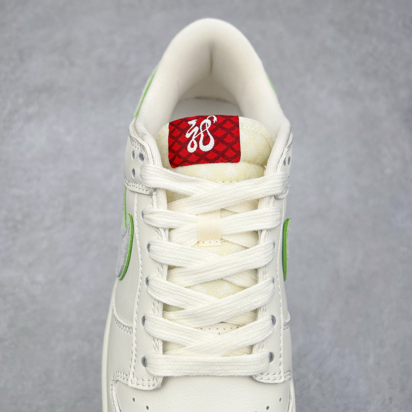 图片[5]-NK Dunk Low 定制配色 SJ2558-017 大厂出品 极力推荐 原装头层材料 独家版型蒸餾加工帶來的是更好的视觉和脚感体验大厂纯原品质出货 清洁度 电绣工艺 皮料切割干净无任何毛边 细节完美 实拍调校N版已经零色差零失真 百分百还原实物色彩所见即所得 不存在货不对板色差等低级问题 选购参考实物拍摄 不混卖不参货 只用心做好货严格选品 承诺混一赔十 尺码：36 36.5 37.5 38 38.5 39 40 40.5 41 42 42.5 43 44 44.5 45-选品中心