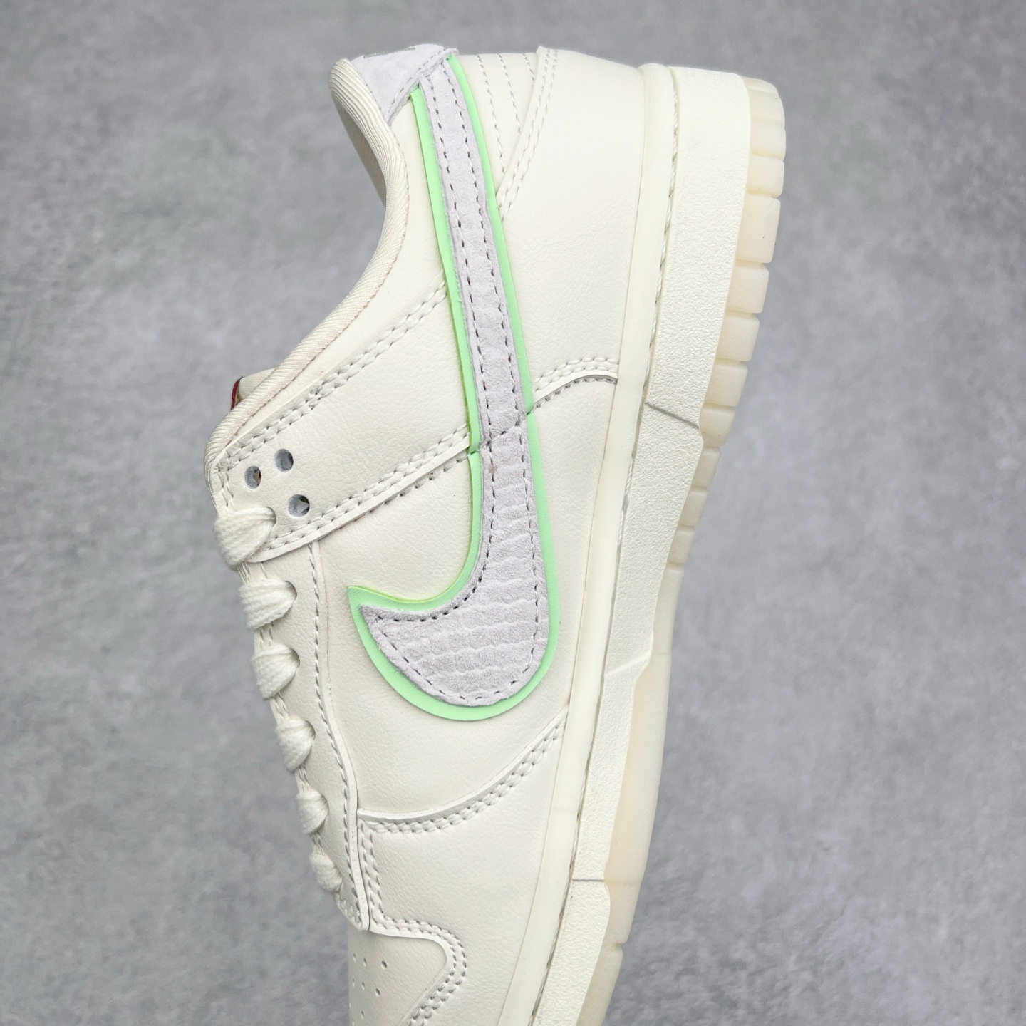 图片[7]-NK Dunk Low 定制配色 SJ2558-017 大厂出品 极力推荐 原装头层材料 独家版型蒸餾加工帶來的是更好的视觉和脚感体验大厂纯原品质出货 清洁度 电绣工艺 皮料切割干净无任何毛边 细节完美 实拍调校N版已经零色差零失真 百分百还原实物色彩所见即所得 不存在货不对板色差等低级问题 选购参考实物拍摄 不混卖不参货 只用心做好货严格选品 承诺混一赔十 尺码：36 36.5 37.5 38 38.5 39 40 40.5 41 42 42.5 43 44 44.5 45-选品中心