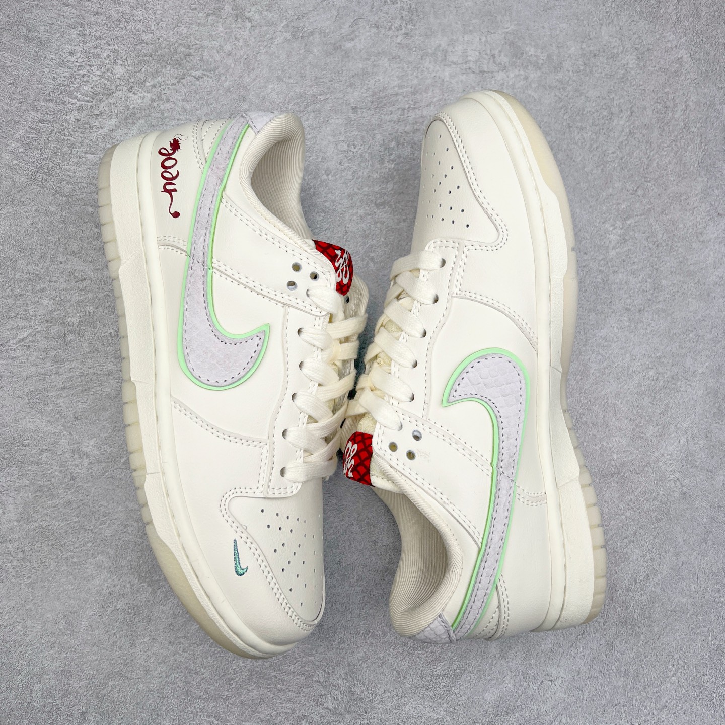 图片[3]-NK Dunk Low 定制配色 SJ2558-017 大厂出品 极力推荐 原装头层材料 独家版型蒸餾加工帶來的是更好的视觉和脚感体验大厂纯原品质出货 清洁度 电绣工艺 皮料切割干净无任何毛边 细节完美 实拍调校N版已经零色差零失真 百分百还原实物色彩所见即所得 不存在货不对板色差等低级问题 选购参考实物拍摄 不混卖不参货 只用心做好货严格选品 承诺混一赔十 尺码：36 36.5 37.5 38 38.5 39 40 40.5 41 42 42.5 43 44 44.5 45-选品中心