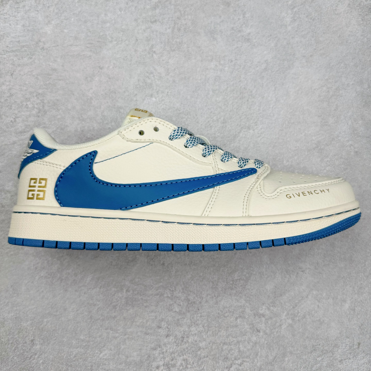 TS x Air Jordan AJ1 Low 倒钩低帮联名定制配色 CF3688-025 原厂内置气垫魔块 A模大底 头层小牛皮 鞋舌AJ原厂专用牛津布+AJ专用反口珍珠布+原厂无杂质高弹内里海棉+特殊封边弹力鞋带 实拍调校N版已经零色差零失真 百分百还原实物色彩所见即所得 不存在货不对板色差等低级问题 选购参考实物拍摄 不混卖不参货 只用心做好货严格选品 承诺混一赔十 尺码：36 36.5 37.5 38 38.5 39 40 40.5 41 42 42.5 43 44 44.5 45-选品中心