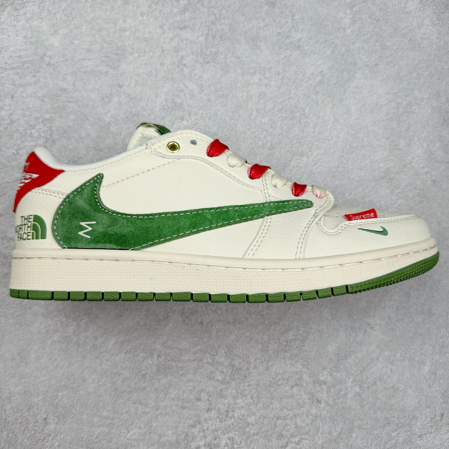 TS x Air Jordan AJ1 Low 倒钩低帮联名定制配色 FC1688-214 原厂内置气垫魔块 A模大底 头层小牛皮 鞋舌AJ原厂专用牛津布+AJ专用反口珍珠布+原厂无杂质高弹内里海棉+特殊封边弹力鞋带 实拍调校N版已经零色差零失真 百分百还原实物色彩所见即所得 不存在货不对板色差等低级问题 选购参考实物拍摄 不混卖不参货 只用心做好货严格选品 承诺混一赔十 尺码：36 36.5 37.5 38 38.5 39 40 40.5 41 42 42.5 43 44 44.5 45-选品中心