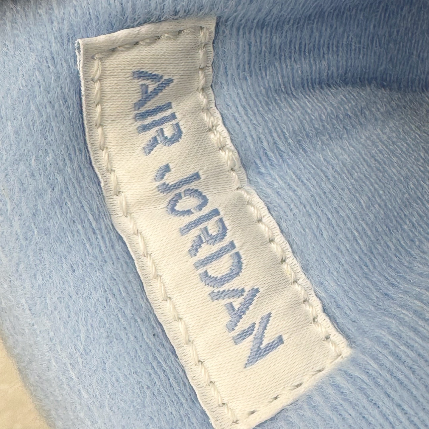 图片[12]-＃K版纯原 Air Jordan AJ4 母亲节 白冰蓝 HV0823-100 全新升级改良 原鞋原楦原纸板同源开发 完美呈现乔4的版型 内侧正确双色网格 还原细节 原厂皮料 正确气垫颜色 正确网格工艺 正确拉帮工艺 全鞋原装材料制作 原档案原模具打造 支持全方位与正品对比 尺码：36 36.5 37.5 38 38.5 39 40 40.5 41 42 42.5 43 44 44.5 45 46 47.5-选品中心