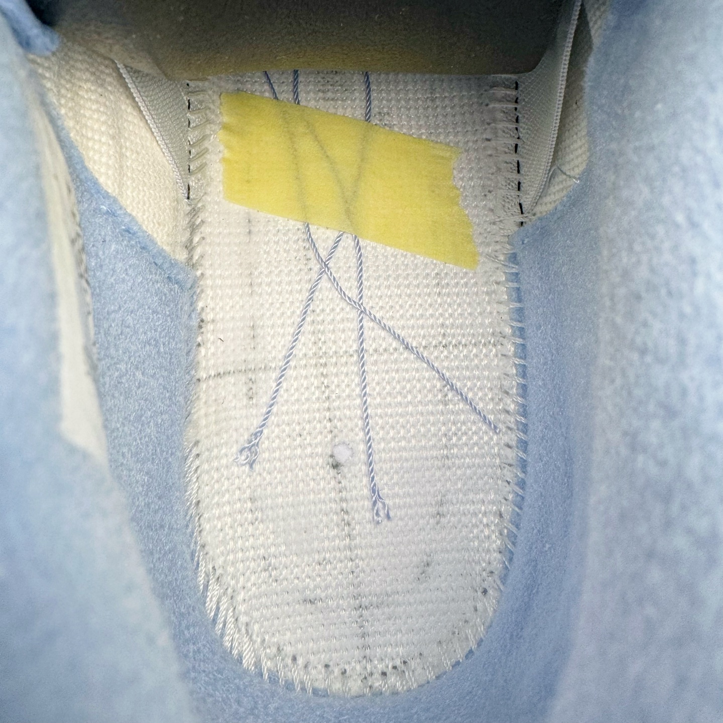 图片[10]-＃K版纯原 Air Jordan AJ4 母亲节 白冰蓝 HV0823-100 全新升级改良 原鞋原楦原纸板同源开发 完美呈现乔4的版型 内侧正确双色网格 还原细节 原厂皮料 正确气垫颜色 正确网格工艺 正确拉帮工艺 全鞋原装材料制作 原档案原模具打造 支持全方位与正品对比 尺码：36 36.5 37.5 38 38.5 39 40 40.5 41 42 42.5 43 44 44.5 45 46 47.5-选品中心