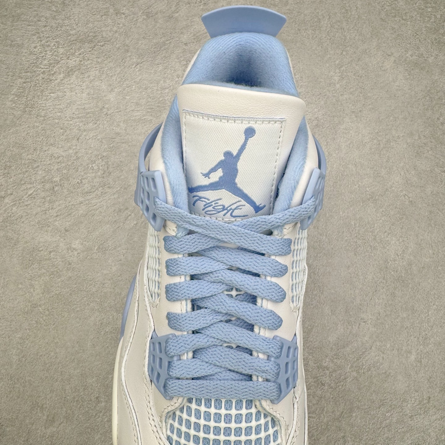 图片[5]-＃K版纯原 Air Jordan AJ4 母亲节 白冰蓝 HV0823-100 全新升级改良 原鞋原楦原纸板同源开发 完美呈现乔4的版型 内侧正确双色网格 还原细节 原厂皮料 正确气垫颜色 正确网格工艺 正确拉帮工艺 全鞋原装材料制作 原档案原模具打造 支持全方位与正品对比 尺码：36 36.5 37.5 38 38.5 39 40 40.5 41 42 42.5 43 44 44.5 45 46 47.5-选品中心