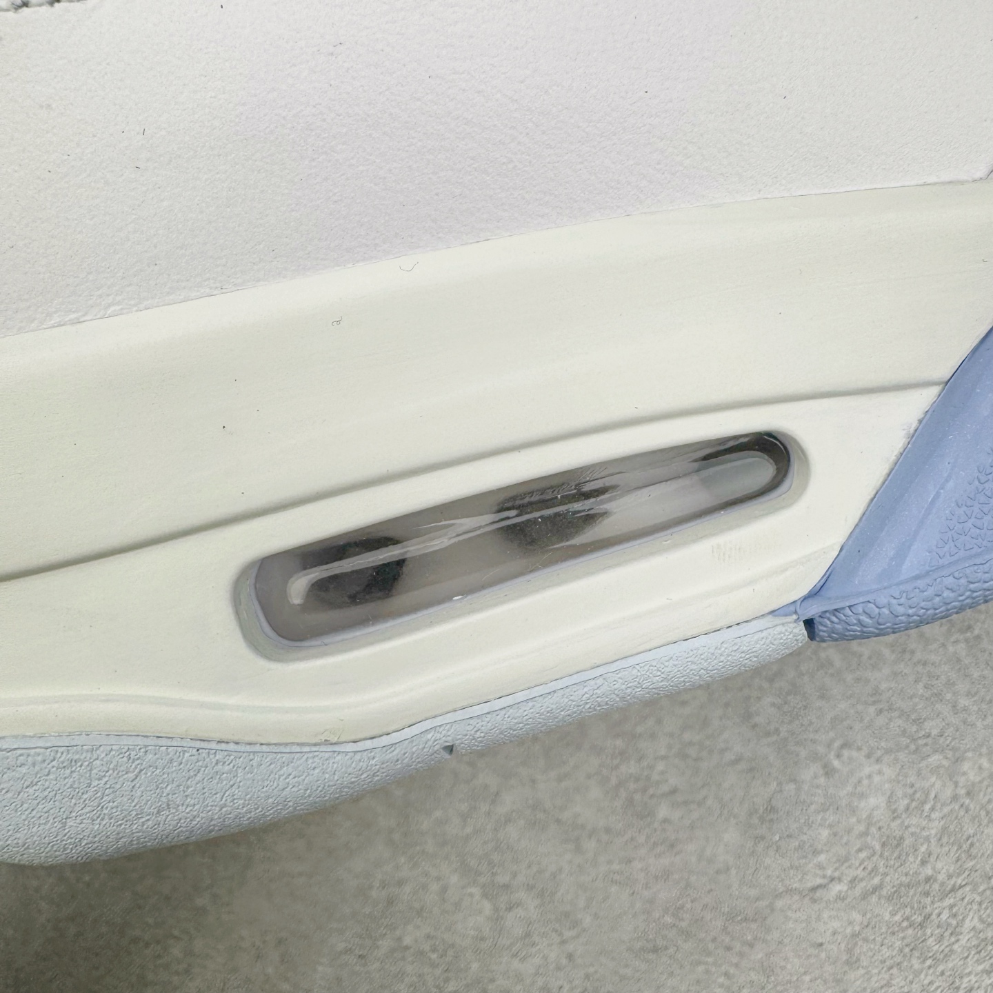 图片[20]-＃K版纯原 Air Jordan AJ4 母亲节 白冰蓝 HV0823-100 全新升级改良 原鞋原楦原纸板同源开发 完美呈现乔4的版型 内侧正确双色网格 还原细节 原厂皮料 正确气垫颜色 正确网格工艺 正确拉帮工艺 全鞋原装材料制作 原档案原模具打造 支持全方位与正品对比 尺码：36 36.5 37.5 38 38.5 39 40 40.5 41 42 42.5 43 44 44.5 45 46 47.5-选品中心