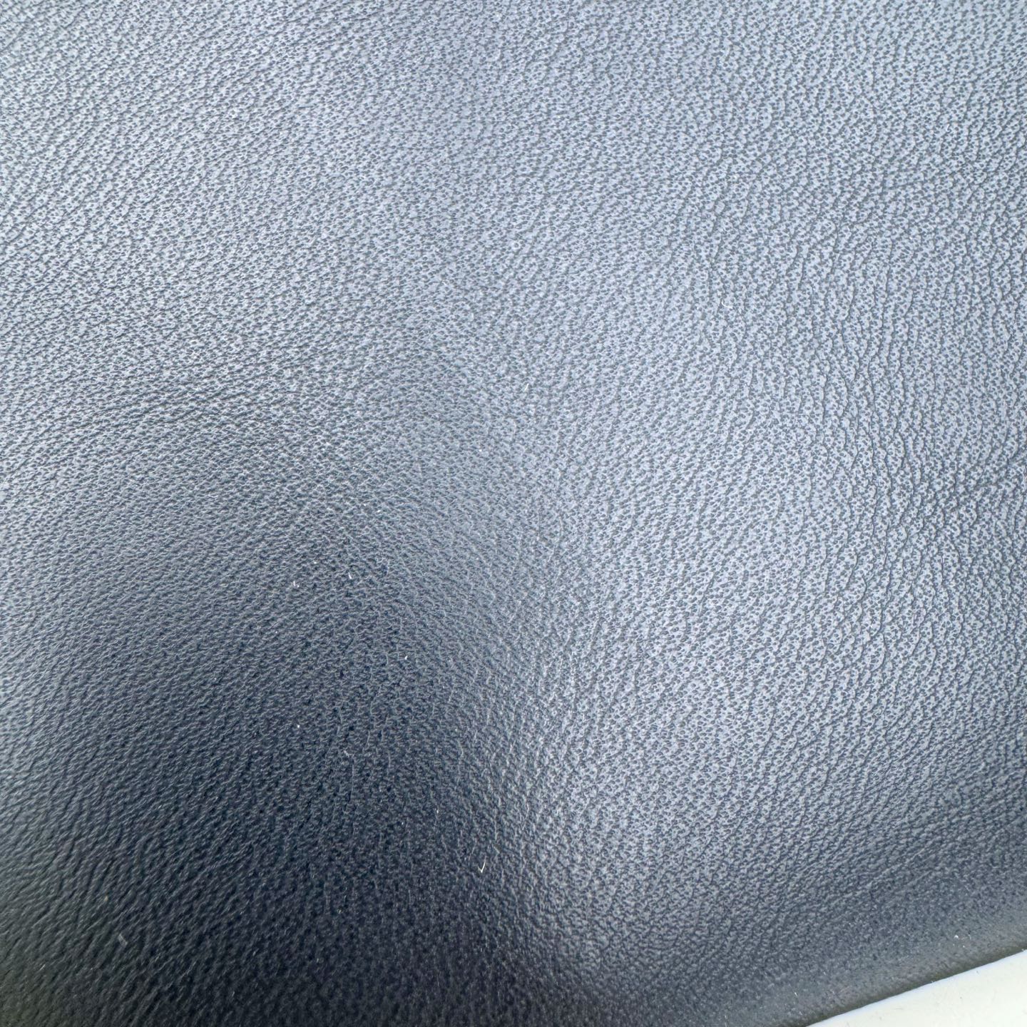 图片[19]-＃DG纯原 Rick Owens Drkshdw 瑞克·欧文斯低帮皮面时尚运动板鞋 厚底黑白 二级市场已经7K以上 平台客户随意卖四位数 RO广东原厂出品 纯原天花板 原版一比一复刻 冲正绝不翻车 还原度达到百分之98以上 原楦开发纸版版型 ZP拆解原版1：1复模裁片纸版 力求做到0错位 这样才能达到和zp一致的鞋型味道 采用进口cnc数控机床开发对版独家tpu奶香大底 区别于市场所有版本 zp同源全头层粒面小牛皮 达到和zp一致手感 原厂进口细纹布 万邦订购原厂高弹粉红色海绵 内里搭配软质细腻羊皮 TPU高密度大底 软硬度透光度高已经测试和原版一致 尺码：36 37 38 39 40 41 42 43 44 45 46-选品中心