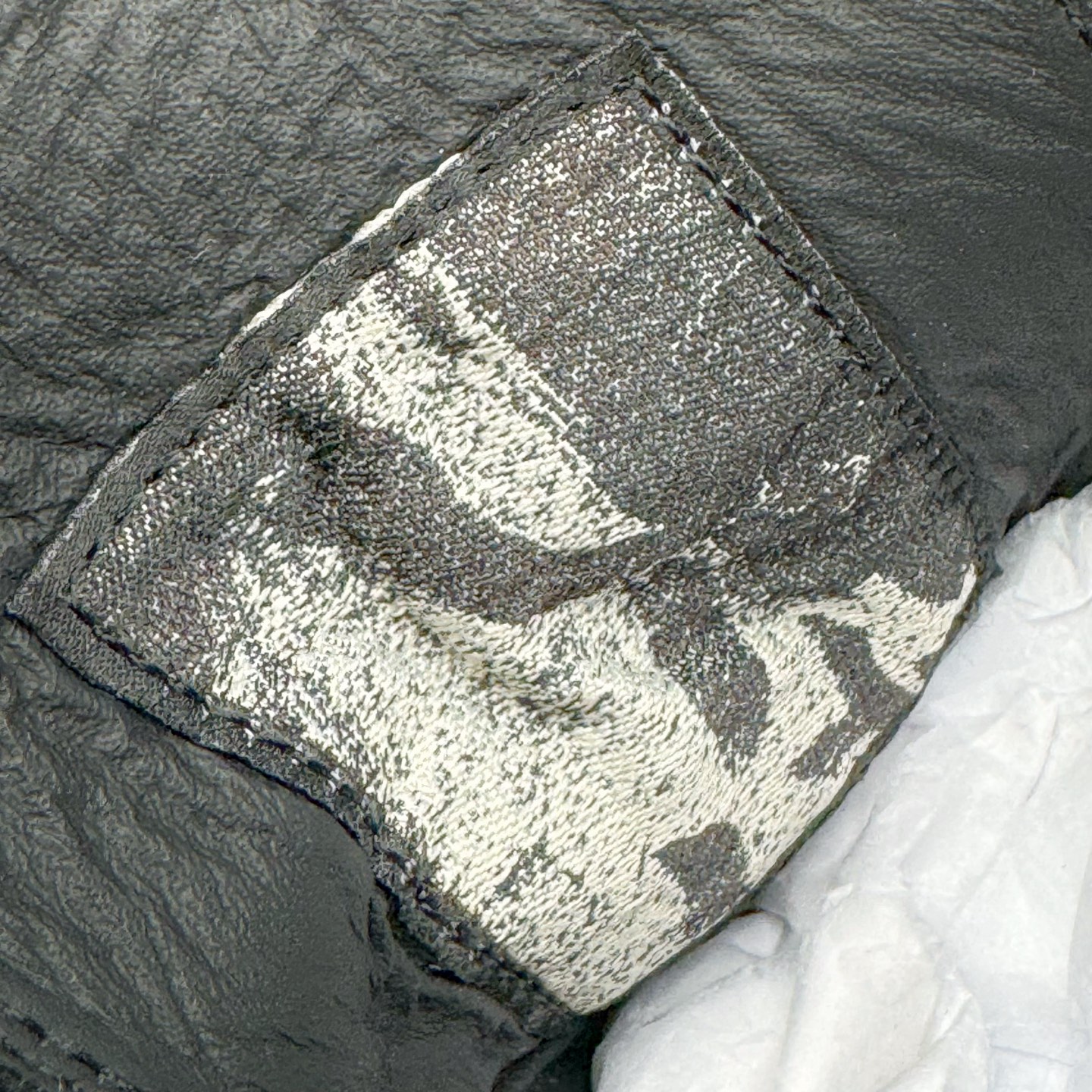 图片[11]-＃DG纯原 Rick Owens Drkshdw 瑞克·欧文斯低帮皮面时尚运动板鞋 厚底黑白 二级市场已经7K以上 平台客户随意卖四位数 RO广东原厂出品 纯原天花板 原版一比一复刻 冲正绝不翻车 还原度达到百分之98以上 原楦开发纸版版型 ZP拆解原版1：1复模裁片纸版 力求做到0错位 这样才能达到和zp一致的鞋型味道 采用进口cnc数控机床开发对版独家tpu奶香大底 区别于市场所有版本 zp同源全头层粒面小牛皮 达到和zp一致手感 原厂进口细纹布 万邦订购原厂高弹粉红色海绵 内里搭配软质细腻羊皮 TPU高密度大底 软硬度透光度高已经测试和原版一致 尺码：36 37 38 39 40 41 42 43 44 45 46-选品中心