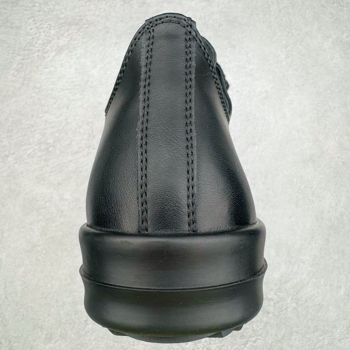 图片[8]-＃DG纯原 Rick Owens Drkshdw 瑞克·欧文斯低帮皮面时尚运动板鞋 全黑 二级市场已经7K以上 平台客户随意卖四位数 RO广东原厂出品 纯原天花板 原版一比一复刻 冲正绝不翻车 还原度达到百分之98以上 原楦开发纸版版型 ZP拆解原版1：1复模裁片纸版 力求做到0错位 这样才能达到和zp一致的鞋型味道 采用进口cnc数控机床开发对版独家tpu奶香大底 区别于市场所有版本 zp同源全头层粒面小牛皮 达到和zp一致手感 原厂进口细纹布 万邦订购原厂高弹粉红色海绵 内里搭配软质细腻羊皮 TPU高密度大底 软硬度透光度高已经测试和原版一致 尺码：36 37 38 39 40 41 42 43 44 45 46-选品中心