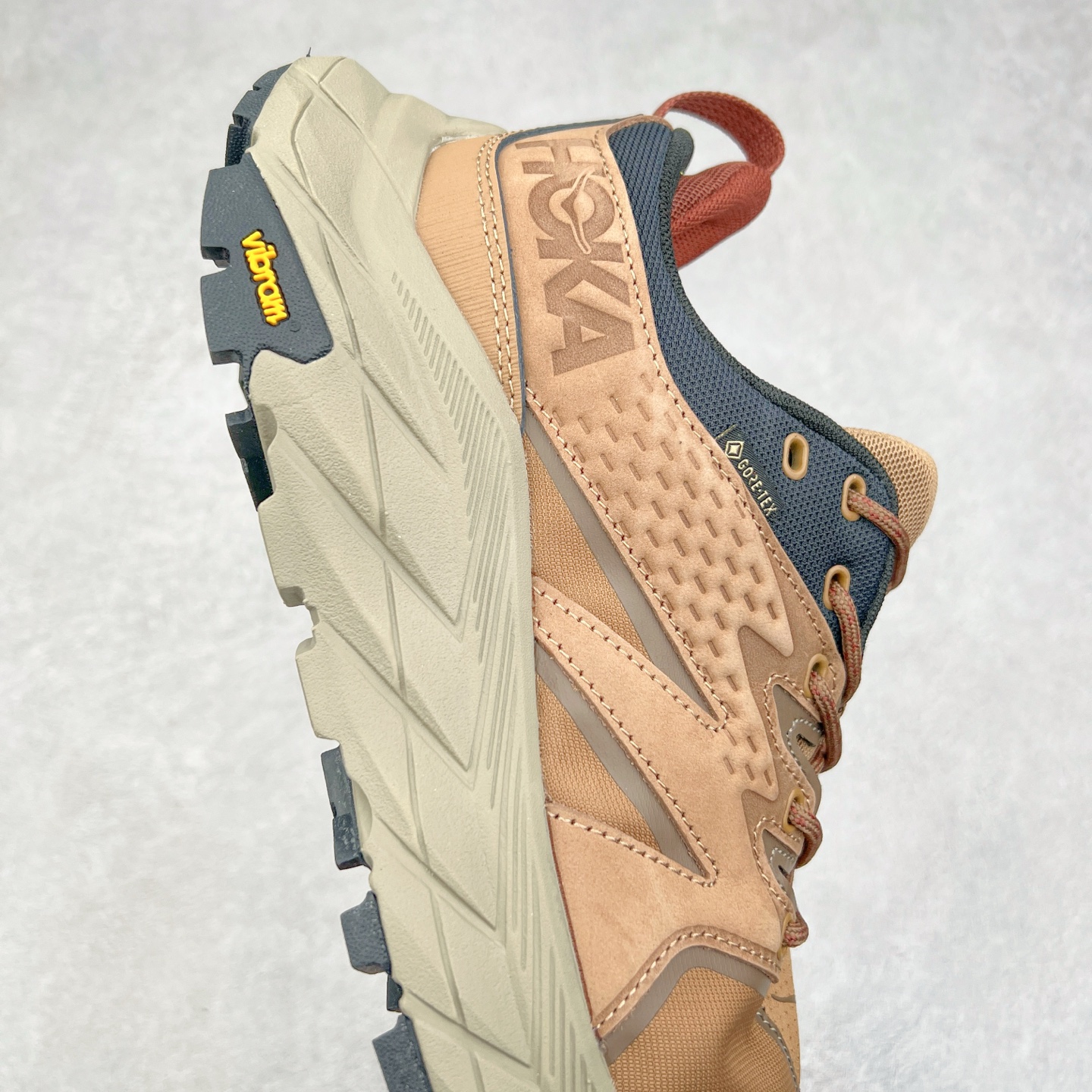 图片[6]-WTAPS x HOKA ONE ONE Wtaps×Anacapa 联名款皮革舒适缓震防滑耐磨低帮生活休闲鞋 实拍调校N版已经零色差零失真 百分百还原实物色彩所见即所得 不存在货不对板色差等低级问题 选购参考实物拍摄 不混卖不参货 只用心做好货严格选品 承诺混一赔十 尺码：36 36.5 37.5 38 38.5 39 40 40.5 41 42 42.5 43 44 44.5 45-选品中心