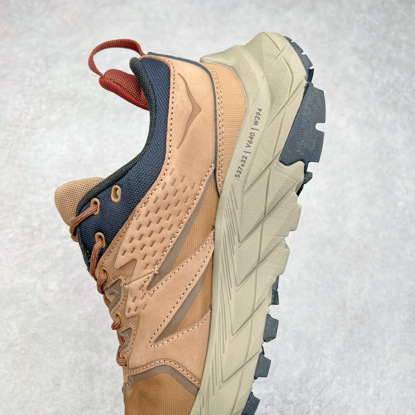 图片[7]-WTAPS x HOKA ONE ONE Wtaps×Anacapa 联名款皮革舒适缓震防滑耐磨低帮生活休闲鞋 实拍调校N版已经零色差零失真 百分百还原实物色彩所见即所得 不存在货不对板色差等低级问题 选购参考实物拍摄 不混卖不参货 只用心做好货严格选品 承诺混一赔十 尺码：36 36.5 37.5 38 38.5 39 40 40.5 41 42 42.5 43 44 44.5 45-选品中心