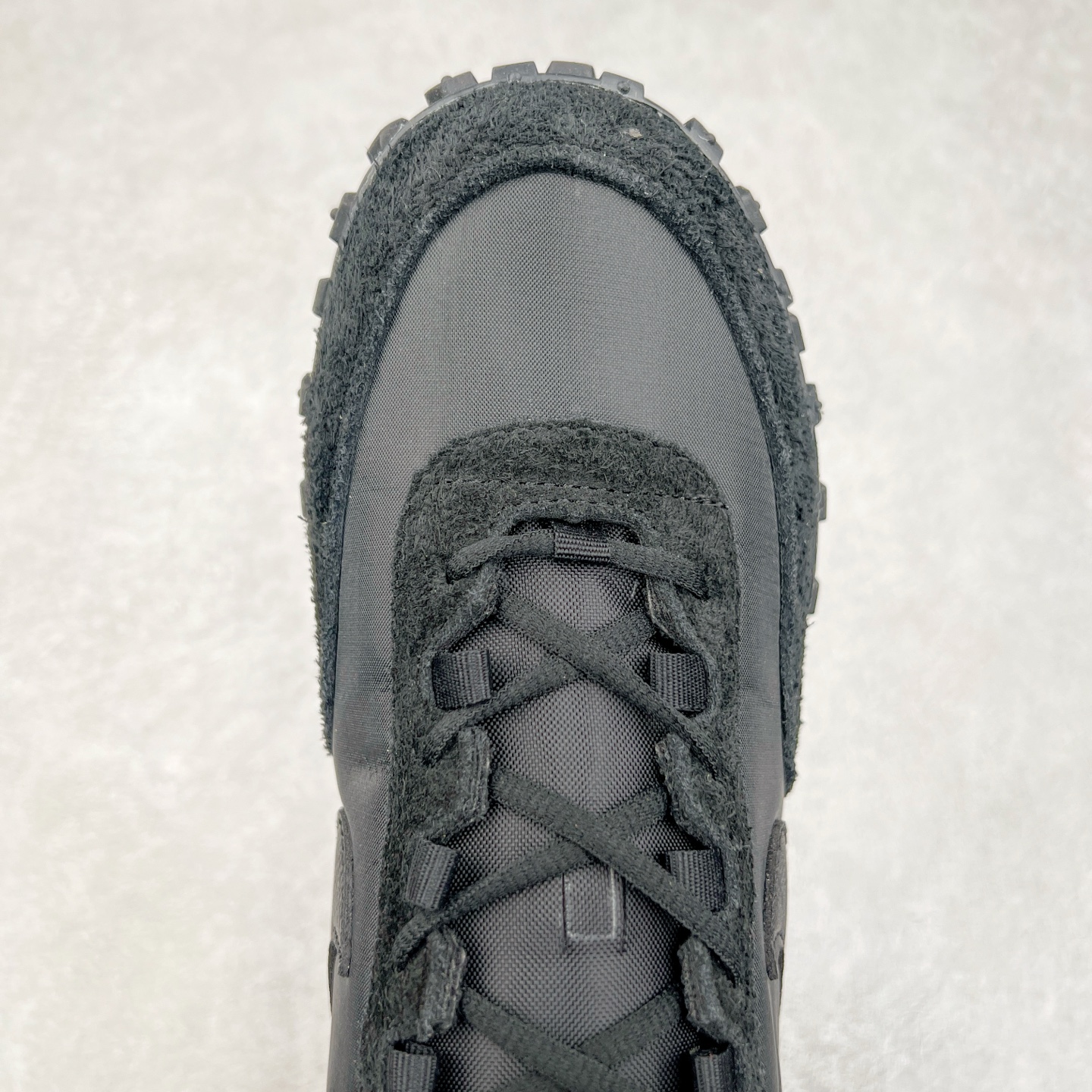 图片[4]-NK Air Max Waffle SP 复古气垫运动鞋 FV6946-001 Air Max Waffle 带来了新的变化，这款鞋融合了 Air Max Plus 与 Waffle Trainer 这两款鞋的经典元素，打造出根植于传统的大胆创新设计。它采纳了 Air Max Plus 的中底构造与 Tuned Air 缓震系统，可提供无与伦比的舒适感受。与此同时，还将 70 年代 Waffle Trainer 的轻质鞋面与标志性的华夫格外底设计融入其中。搭载了 Nike 标志性的可见 Air Max 气垫单元，提供卓越的缓震效果，而其华夫格图案的外底则确保了出色的抓地力。实拍调校N版已经零色差零失真 百分百还原实物色彩所见即所得 不存在货不对板色差等低级问题 选购参考实物拍摄 不混卖不参货 只用心做好货严格选品 承诺混一赔十 尺码：36 36.5 37.5 38 38.5 39 40 40.5 41 42 42.5 43 44 44.5 45-选品中心