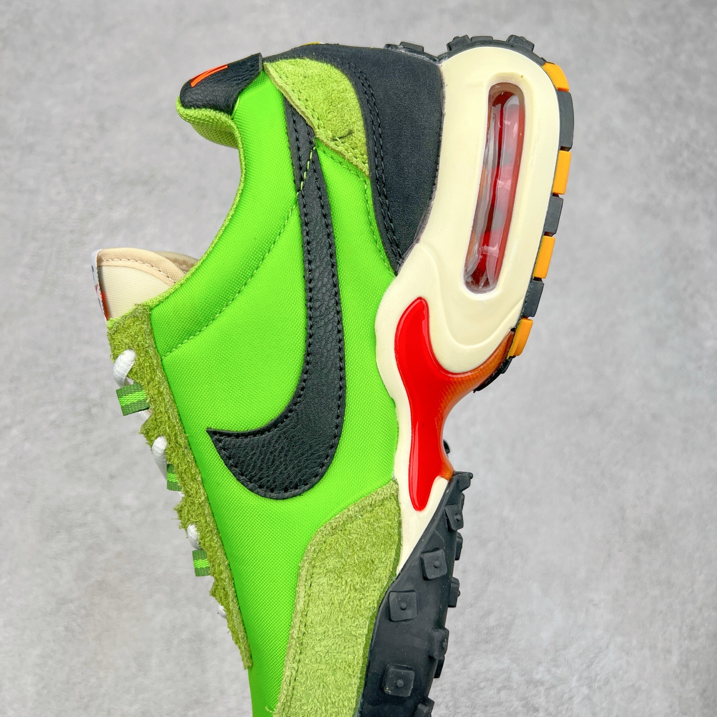 图片[7]-NK Air Max Waffle SP 复古气垫运动鞋 FV6946-301 Air Max Waffle 带来了新的变化，这款鞋融合了 Air Max Plus 与 Waffle Trainer 这两款鞋的经典元素，打造出根植于传统的大胆创新设计。它采纳了 Air Max Plus 的中底构造与 Tuned Air 缓震系统，可提供无与伦比的舒适感受。与此同时，还将 70 年代 Waffle Trainer 的轻质鞋面与标志性的华夫格外底设计融入其中。搭载了 Nike 标志性的可见 Air Max 气垫单元，提供卓越的缓震效果，而其华夫格图案的外底则确保了出色的抓地力。实拍调校N版已经零色差零失真 百分百还原实物色彩所见即所得 不存在货不对板色差等低级问题 选购参考实物拍摄 不混卖不参货 只用心做好货严格选品 承诺混一赔十 尺码：36 36.5 37.5 38 38.5 39 40 40.5 41 42 42.5 43 44 44.5 45-选品中心