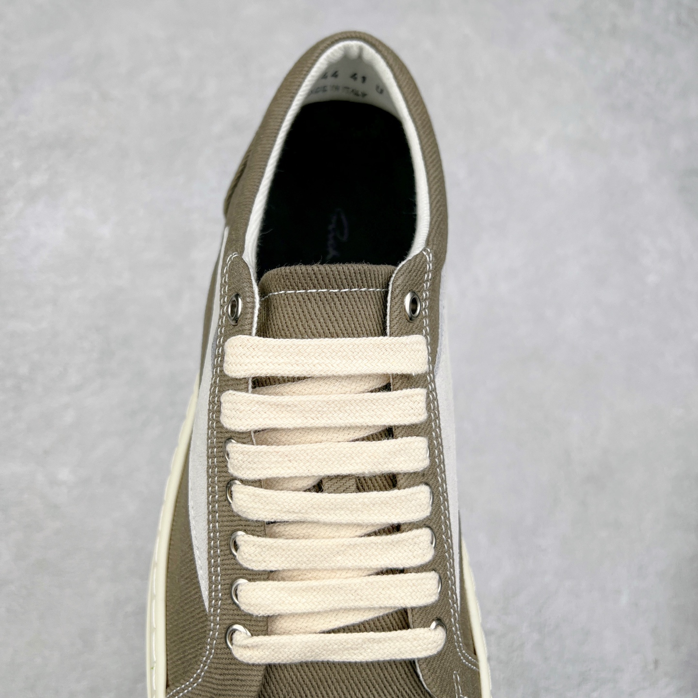 图片[5]-Rick Owens 瑞克·欧文斯 RO低帮布面时尚板鞋 一比一规格礼盒装 重达3斤以上 配有日文、英文 双语种配件卡片 细节诠释 一件不落 鞋盒三标 正面+底部都一一做到 虽然增加不了实质的成本 但是打磨产品的细节 再微小也会还原 尺码：35 36 37 38 39 40 41 42 43 44 45-选品中心