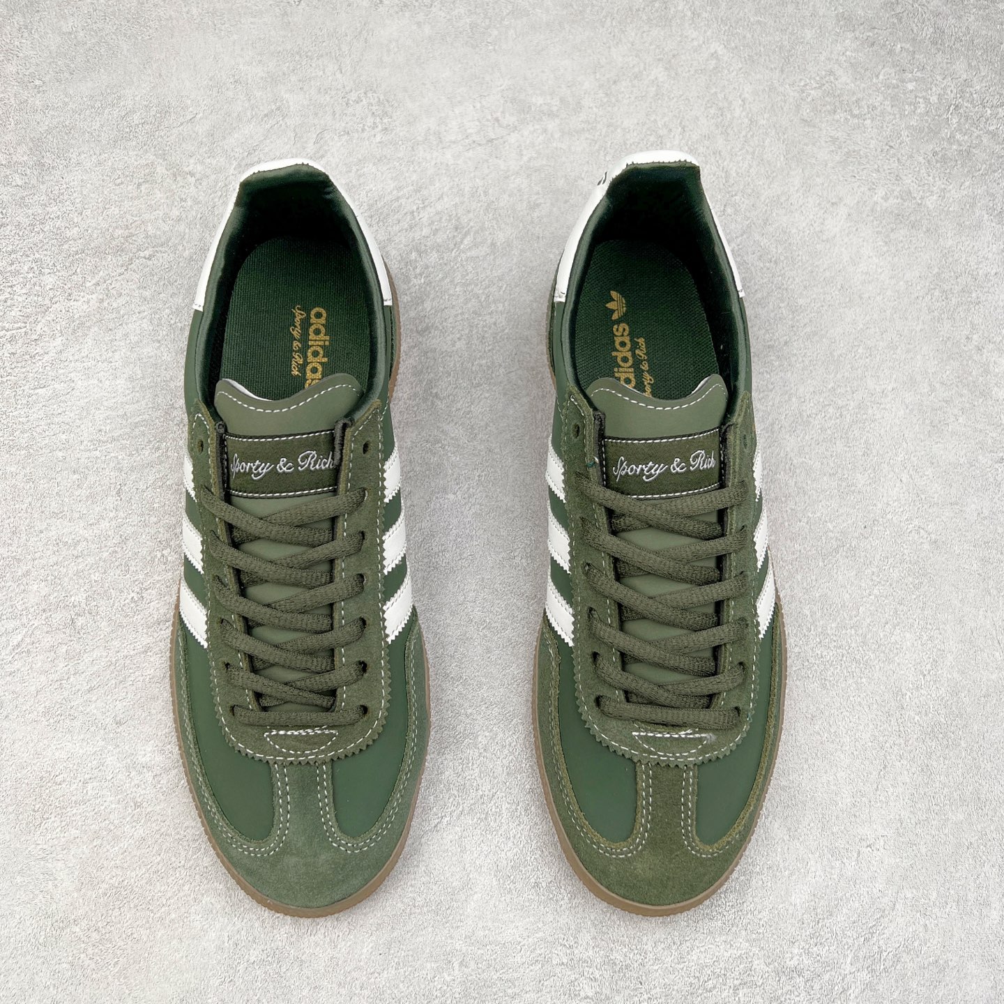 图片[2]-AD Originals Handball SPZL 手球运动员系列百搭休闲运动板鞋 JP7067 这款来自阿迪达斯的这款HANDBALL SPZL前身是一双手球运动鞋，这一次拿来复刻，所以鞋面的主要色彩选用了黑色， 鞋面外侧除了Spezial字母之外还有三叶草标志。Handball SPZL作为复古手球训练鞋与作为室内足球鞋的Samba有着异曲同工之处，但是质感更为出众的鞋身以及丰富的配色选择比起Samba来讲可以说是更胜一筹了！尺码：36 36⅔ 37⅓ 38 38⅔ 39⅓ 40 40⅔ 41⅓ 42 42⅔ 43⅓ 44 45-选品中心