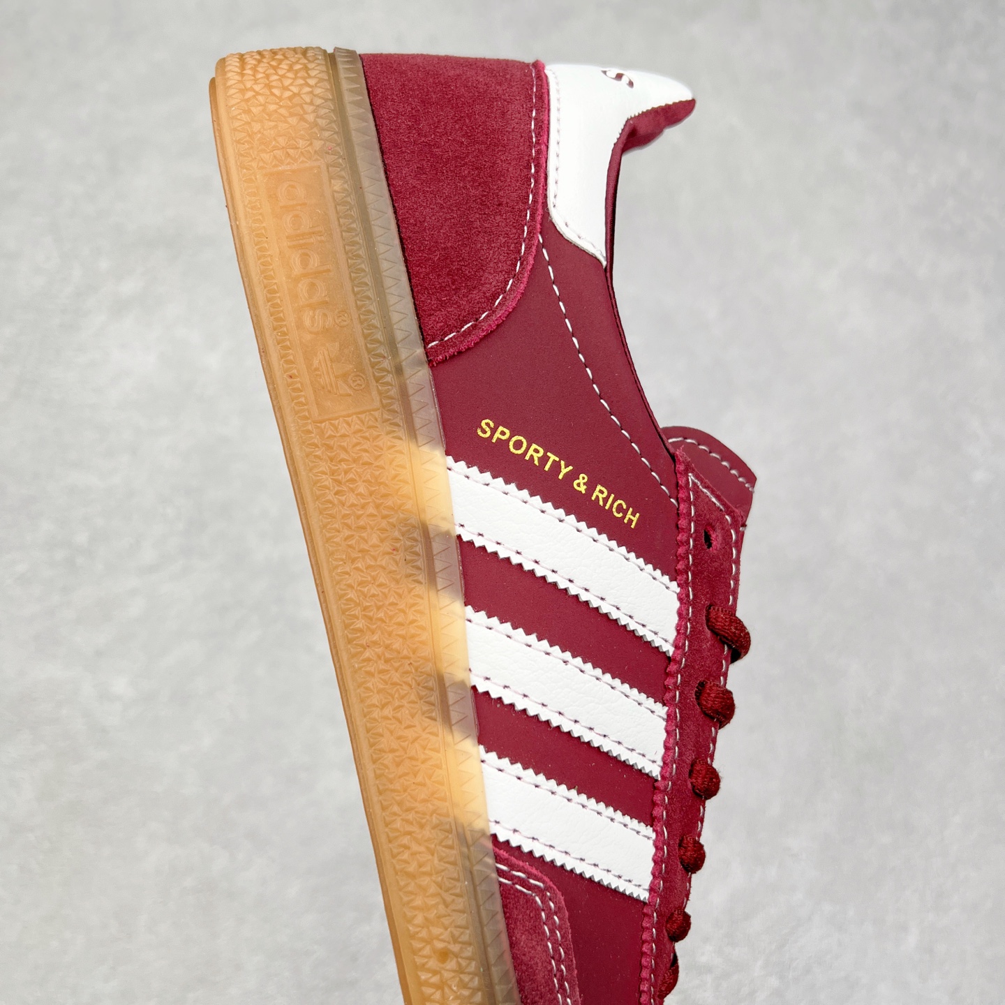 图片[6]-AD Originals Handball SPZL 手球运动员系列百搭休闲运动板鞋 JP7068 这款来自阿迪达斯的这款HANDBALL SPZL前身是一双手球运动鞋，这一次拿来复刻，所以鞋面的主要色彩选用了黑色， 鞋面外侧除了Spezial字母之外还有三叶草标志。Handball SPZL作为复古手球训练鞋与作为室内足球鞋的Samba有着异曲同工之处，但是质感更为出众的鞋身以及丰富的配色选择比起Samba来讲可以说是更胜一筹了！尺码：36 36⅔ 37⅓ 38 38⅔ 39⅓ 40 40⅔ 41⅓ 42 42⅔ 43⅓ 44 45-选品中心