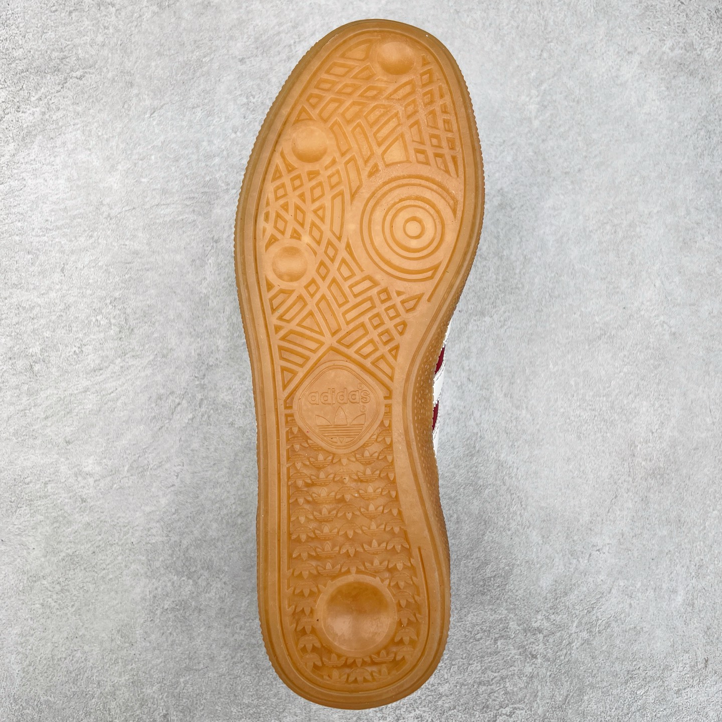 图片[9]-AD Originals Handball SPZL 手球运动员系列百搭休闲运动板鞋 JP7068 这款来自阿迪达斯的这款HANDBALL SPZL前身是一双手球运动鞋，这一次拿来复刻，所以鞋面的主要色彩选用了黑色， 鞋面外侧除了Spezial字母之外还有三叶草标志。Handball SPZL作为复古手球训练鞋与作为室内足球鞋的Samba有着异曲同工之处，但是质感更为出众的鞋身以及丰富的配色选择比起Samba来讲可以说是更胜一筹了！尺码：36 36⅔ 37⅓ 38 38⅔ 39⅓ 40 40⅔ 41⅓ 42 42⅔ 43⅓ 44 45-选品中心