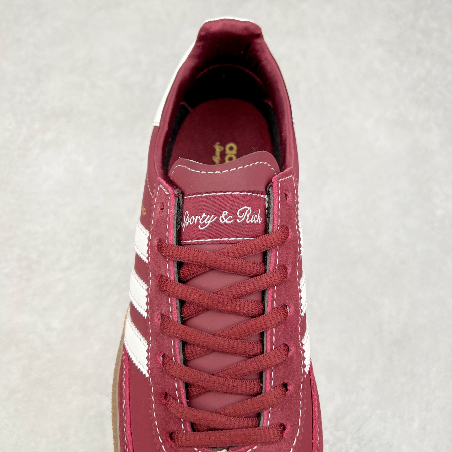 图片[5]-AD Originals Handball SPZL 手球运动员系列百搭休闲运动板鞋 JP7068 这款来自阿迪达斯的这款HANDBALL SPZL前身是一双手球运动鞋，这一次拿来复刻，所以鞋面的主要色彩选用了黑色， 鞋面外侧除了Spezial字母之外还有三叶草标志。Handball SPZL作为复古手球训练鞋与作为室内足球鞋的Samba有着异曲同工之处，但是质感更为出众的鞋身以及丰富的配色选择比起Samba来讲可以说是更胜一筹了！尺码：36 36⅔ 37⅓ 38 38⅔ 39⅓ 40 40⅔ 41⅓ 42 42⅔ 43⅓ 44 45-选品中心