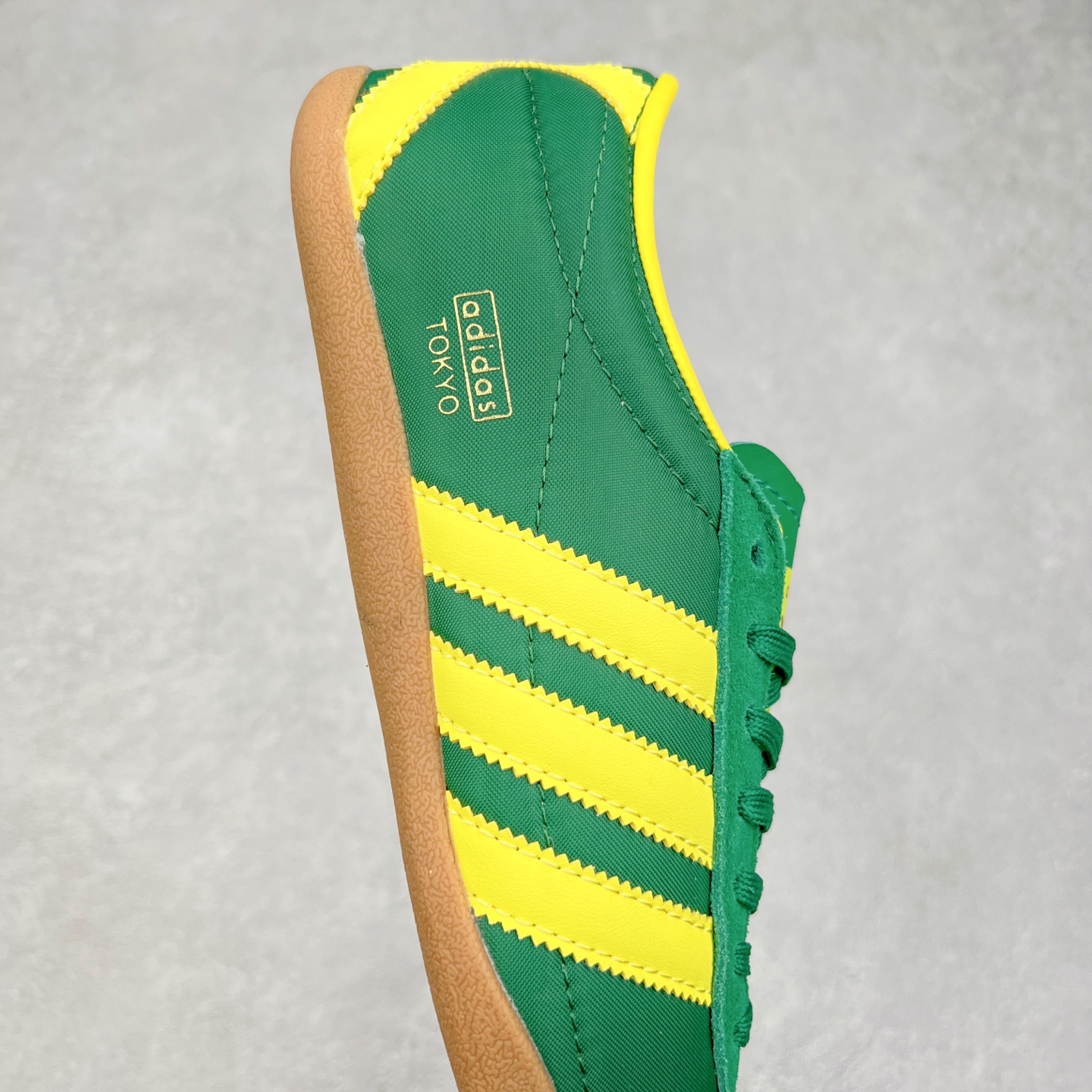 图片[6]-AD Originals Tokyo 东京限定系列复古百搭薄底德训风低帮休闲运动T头鞋 JI3298 ORIGINALS 挖掘复古运动基因，文 将经典与现代完美融合，推出薄底鞋系列，引起潮流趋势。此次COSTS带来的是ADIDAS ORIGINALS TOKYO系列黑白两款百搭配色，鞋款鞋面舒适贴合脚面， 同时采用柔软材质，穿着轻便舒适；中底缓震性能，鞋底有一定弹性，日常穿搭舒适且防滑。尺码：35⅔ 36 36⅔ 37⅓ 38 38⅔ 39⅓ 40 40⅔ 41⅓ 42 42⅔ 43⅓ 44 45-选品中心