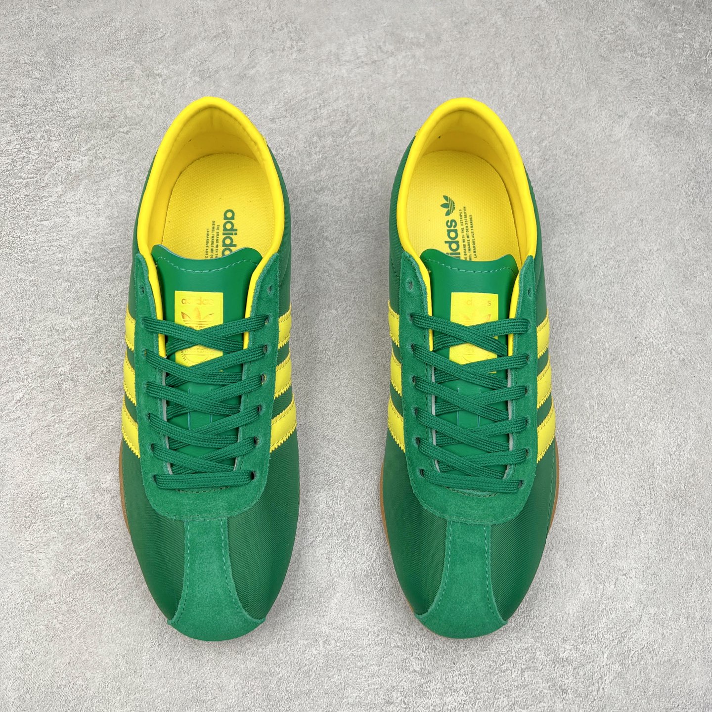 图片[2]-AD Originals Tokyo 东京限定系列复古百搭薄底德训风低帮休闲运动T头鞋 JI3298 ORIGINALS 挖掘复古运动基因，文 将经典与现代完美融合，推出薄底鞋系列，引起潮流趋势。此次COSTS带来的是ADIDAS ORIGINALS TOKYO系列黑白两款百搭配色，鞋款鞋面舒适贴合脚面， 同时采用柔软材质，穿着轻便舒适；中底缓震性能，鞋底有一定弹性，日常穿搭舒适且防滑。尺码：35⅔ 36 36⅔ 37⅓ 38 38⅔ 39⅓ 40 40⅔ 41⅓ 42 42⅔ 43⅓ 44 45-选品中心