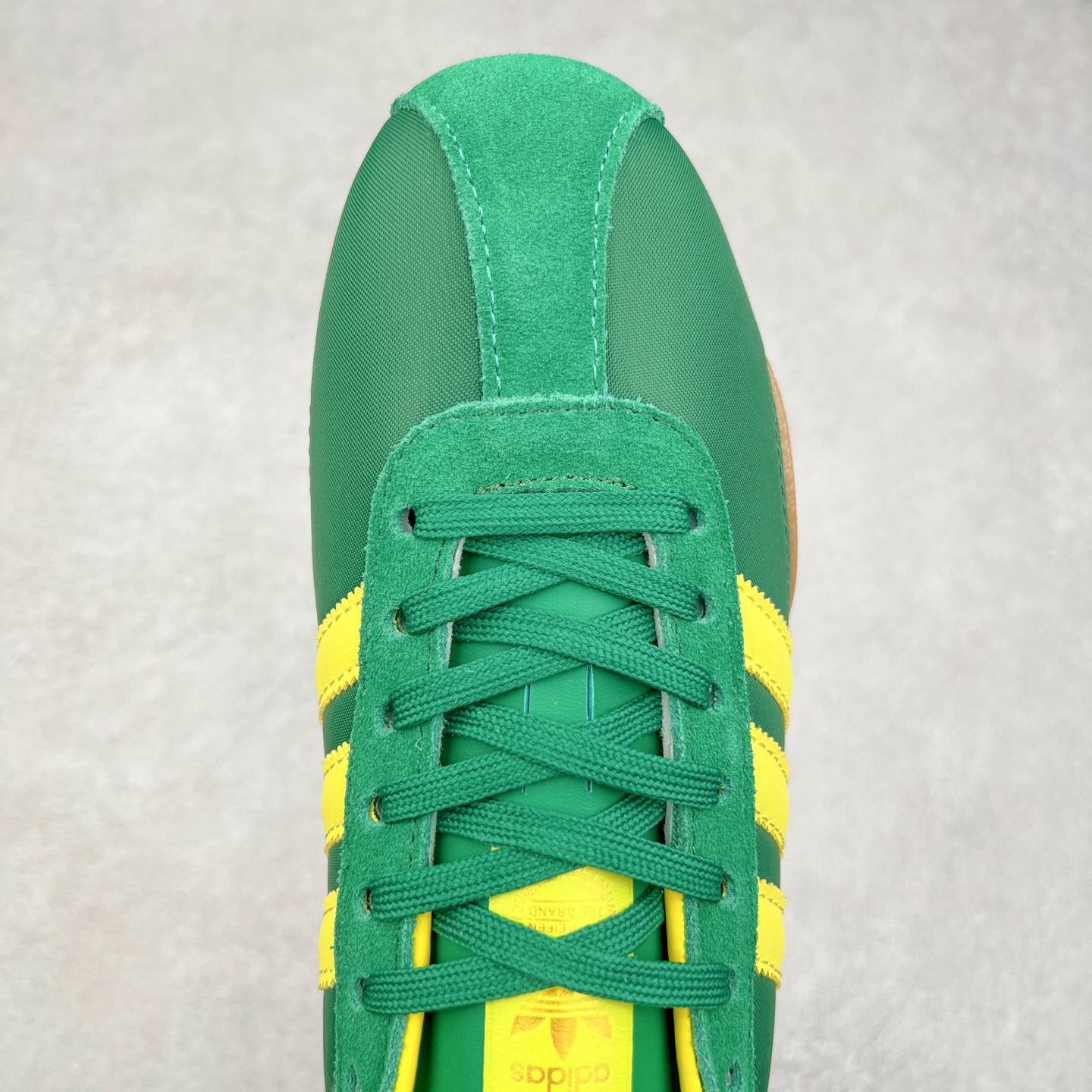 图片[4]-AD Originals Tokyo 东京限定系列复古百搭薄底德训风低帮休闲运动T头鞋 JI3298 ORIGINALS 挖掘复古运动基因，文 将经典与现代完美融合，推出薄底鞋系列，引起潮流趋势。此次COSTS带来的是ADIDAS ORIGINALS TOKYO系列黑白两款百搭配色，鞋款鞋面舒适贴合脚面， 同时采用柔软材质，穿着轻便舒适；中底缓震性能，鞋底有一定弹性，日常穿搭舒适且防滑。尺码：35⅔ 36 36⅔ 37⅓ 38 38⅔ 39⅓ 40 40⅔ 41⅓ 42 42⅔ 43⅓ 44 45-选品中心