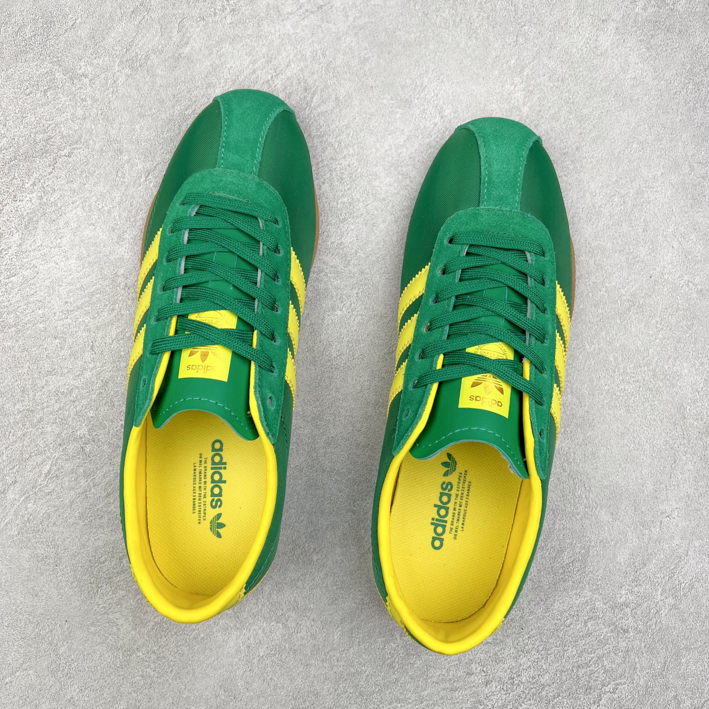 图片[3]-AD Originals Tokyo 东京限定系列复古百搭薄底德训风低帮休闲运动T头鞋 JI3298 ORIGINALS 挖掘复古运动基因，文 将经典与现代完美融合，推出薄底鞋系列，引起潮流趋势。此次COSTS带来的是ADIDAS ORIGINALS TOKYO系列黑白两款百搭配色，鞋款鞋面舒适贴合脚面， 同时采用柔软材质，穿着轻便舒适；中底缓震性能，鞋底有一定弹性，日常穿搭舒适且防滑。尺码：35⅔ 36 36⅔ 37⅓ 38 38⅔ 39⅓ 40 40⅔ 41⅓ 42 42⅔ 43⅓ 44 45-选品中心