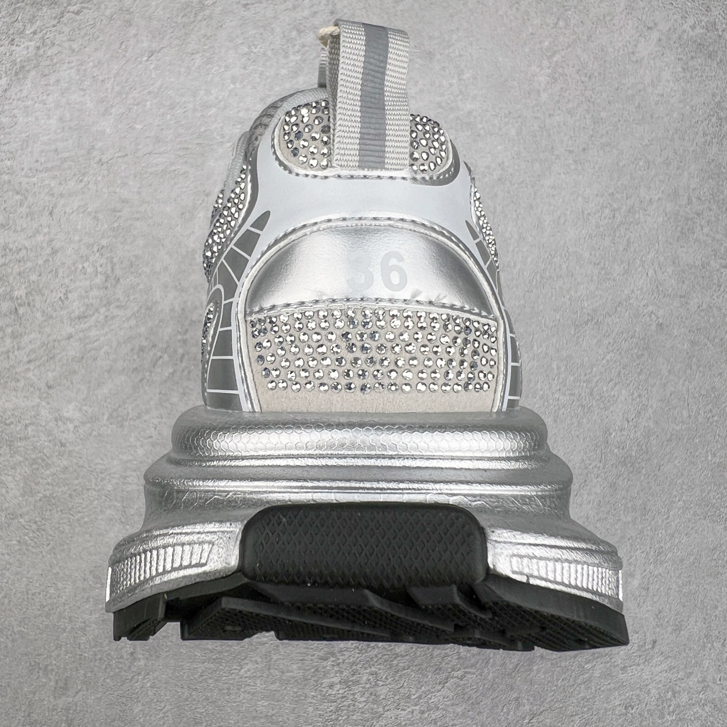 图片[8]-GG-CC Chunky Low安哥拉红休闲运动老爹鞋系列 广东大厂出品 完美细节 25ss春季新款 大长腿 时髦look轻松定格 不费力展现率性氛围 酷帅机能风不规则设计大底 GGCC 银灰红色拼色造型设计 轻便舒适百搭 不管怎么搭都敲好看~尺码：35 36 37 38 39 40-选品中心