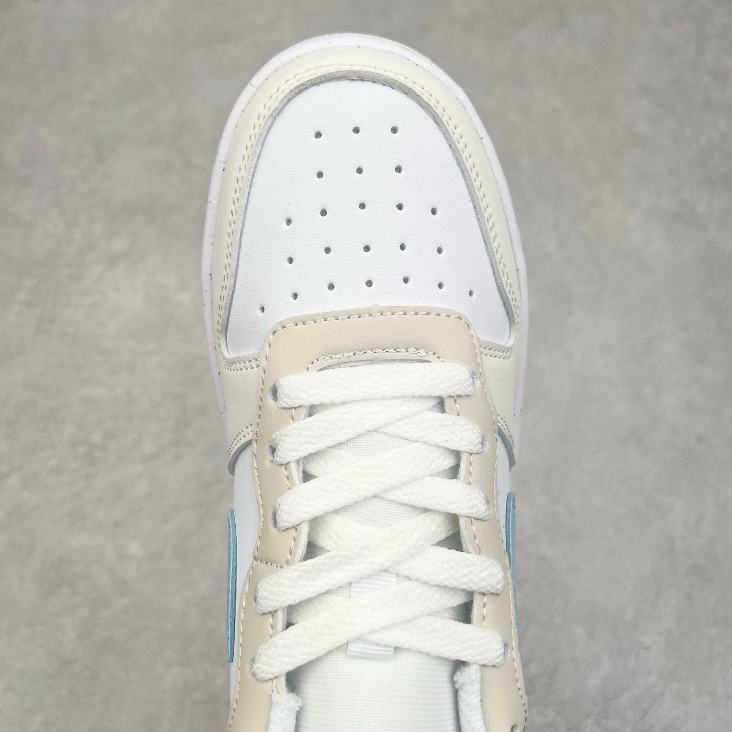 图片[4]-NK Court Borough Low CB2 低帮百搭透气休闲运动板鞋 IB4701-141 原数据独家私模大底 经典耐用的设计 兼顾舒适脚感和出众风范 演绎匠心之作 结构性的支撑贴合感结合复古篮球设计 塑就场外全明星风范 尺码：36 36.5 37.5 38 38.5 39 40 40.5 41 42 42.5 43 44 44.5 45-选品中心