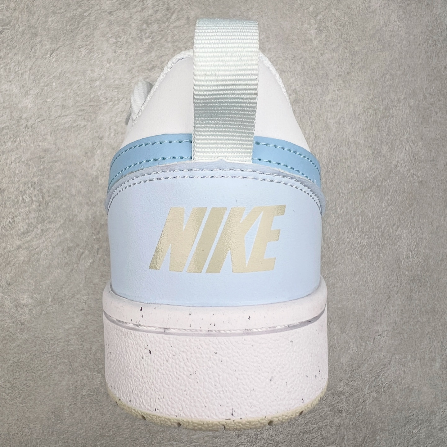 图片[8]-NK Court Borough Low CB2 低帮百搭透气休闲运动板鞋 IB4701-141 原数据独家私模大底 经典耐用的设计 兼顾舒适脚感和出众风范 演绎匠心之作 结构性的支撑贴合感结合复古篮球设计 塑就场外全明星风范 尺码：36 36.5 37.5 38 38.5 39 40 40.5 41 42 42.5 43 44 44.5 45-选品中心