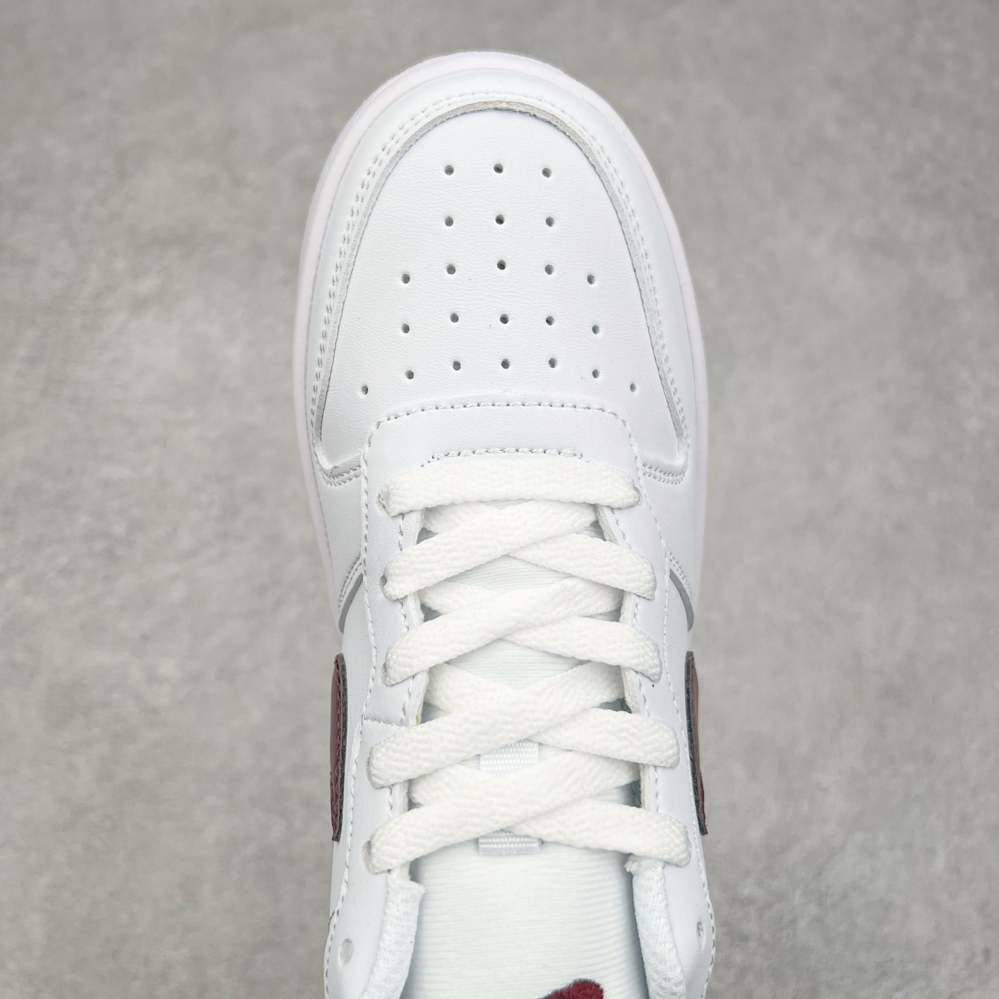 图片[4]-NK Court Borough Low CB2 低帮百搭透气休闲运动板鞋 DV5456-112 原数据独家私模大底 经典耐用的设计 兼顾舒适脚感和出众风范 演绎匠心之作 结构性的支撑贴合感结合复古篮球设计 塑就场外全明星风范 尺码：36 36.5 37.5 38 38.5 39 40 40.5 41 42 42.5 43 44 44.5 45-选品中心