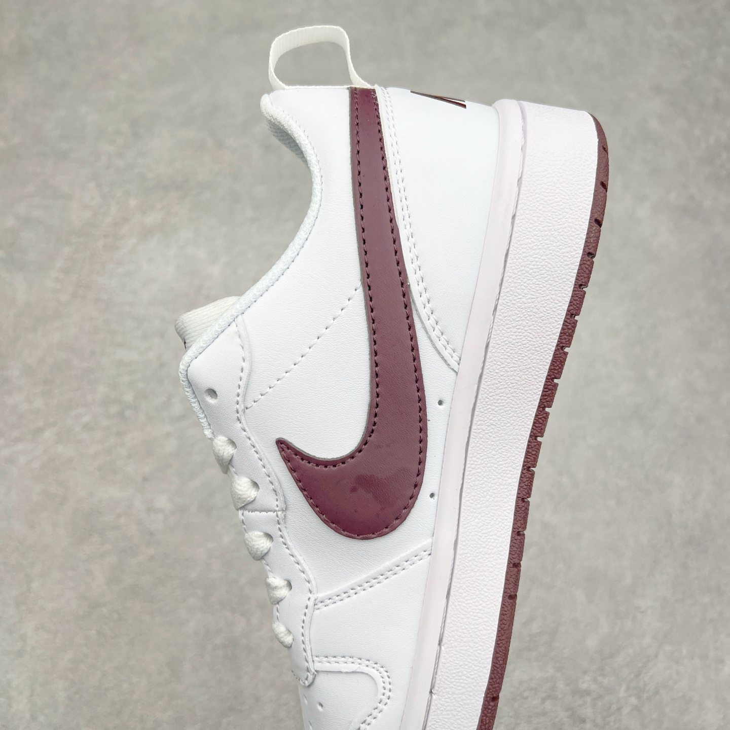 图片[7]-NK Court Borough Low CB2 低帮百搭透气休闲运动板鞋 DV5456-112 原数据独家私模大底 经典耐用的设计 兼顾舒适脚感和出众风范 演绎匠心之作 结构性的支撑贴合感结合复古篮球设计 塑就场外全明星风范 尺码：36 36.5 37.5 38 38.5 39 40 40.5 41 42 42.5 43 44 44.5 45-选品中心