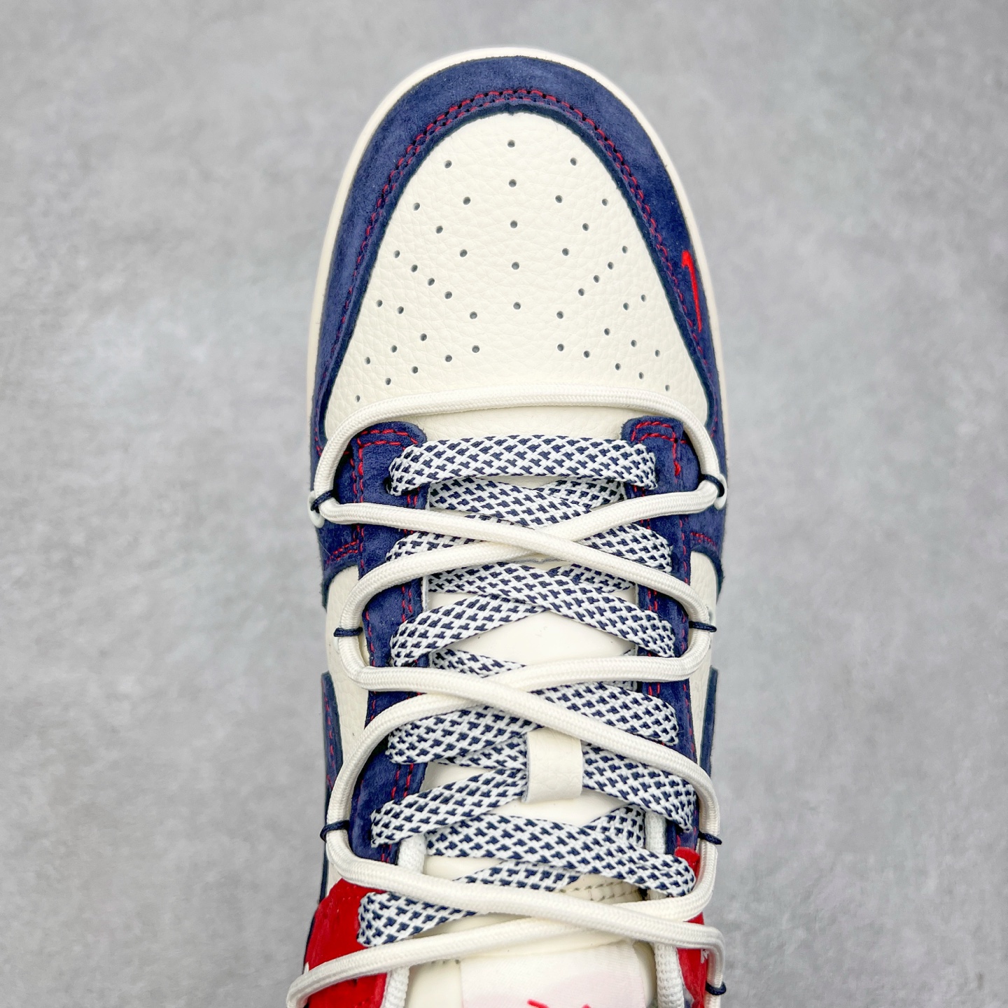 图片[4]-NK Dunk Low 定制配色 YX5066-288 大厂出品 极力推荐 原装头层材料 独家版型蒸餾加工帶來的是更好的视觉和脚感体验大厂纯原品质出货 清洁度 电绣工艺 皮料切割干净无任何毛边 细节完美 实拍调校N版已经零色差零失真 百分百还原实物色彩所见即所得 不存在货不对板色差等低级问题 选购参考实物拍摄 不混卖不参货 只用心做好货严格选品 承诺混一赔十 尺码：36 36.5 37.5 38 38.5 39 40 40.5 41 42 42.5 43 44 44.5 45-选品中心