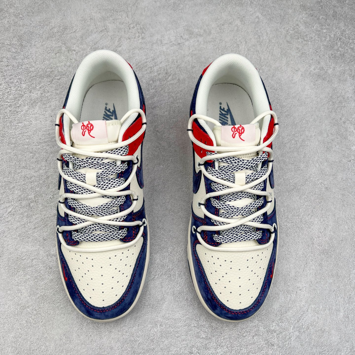图片[2]-NK Dunk Low 定制配色 YX5066-288 大厂出品 极力推荐 原装头层材料 独家版型蒸餾加工帶來的是更好的视觉和脚感体验大厂纯原品质出货 清洁度 电绣工艺 皮料切割干净无任何毛边 细节完美 实拍调校N版已经零色差零失真 百分百还原实物色彩所见即所得 不存在货不对板色差等低级问题 选购参考实物拍摄 不混卖不参货 只用心做好货严格选品 承诺混一赔十 尺码：36 36.5 37.5 38 38.5 39 40 40.5 41 42 42.5 43 44 44.5 45-选品中心