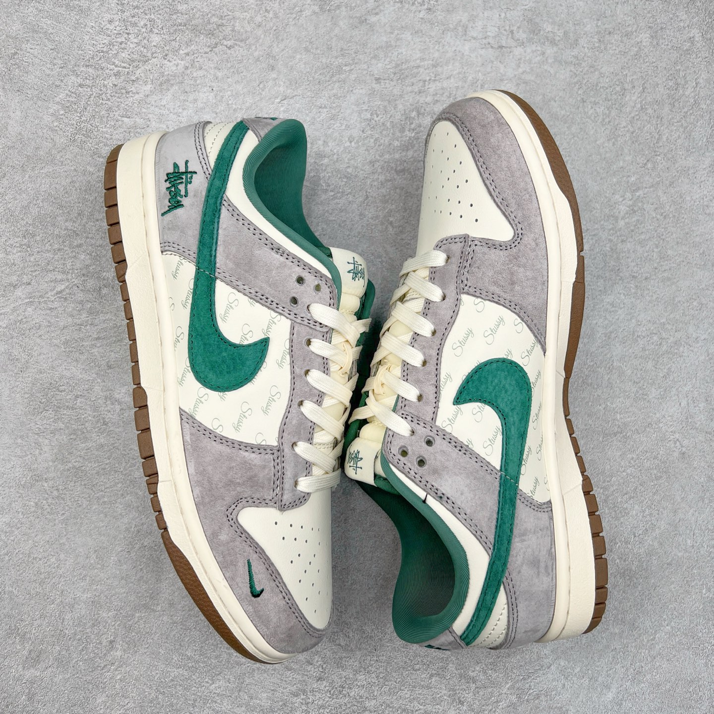图片[3]-NK Dunk Low 定制配色 CF3688-007 大厂出品 极力推荐 原装头层材料 独家版型蒸餾加工帶來的是更好的视觉和脚感体验大厂纯原品质出货 清洁度 电绣工艺 皮料切割干净无任何毛边 细节完美 实拍调校N版已经零色差零失真 百分百还原实物色彩所见即所得 不存在货不对板色差等低级问题 选购参考实物拍摄 不混卖不参货 只用心做好货严格选品 承诺混一赔十 尺码：36 36.5 37.5 38 38.5 39 40 40.5 41 42 42.5 43 44 44.5 45-选品中心
