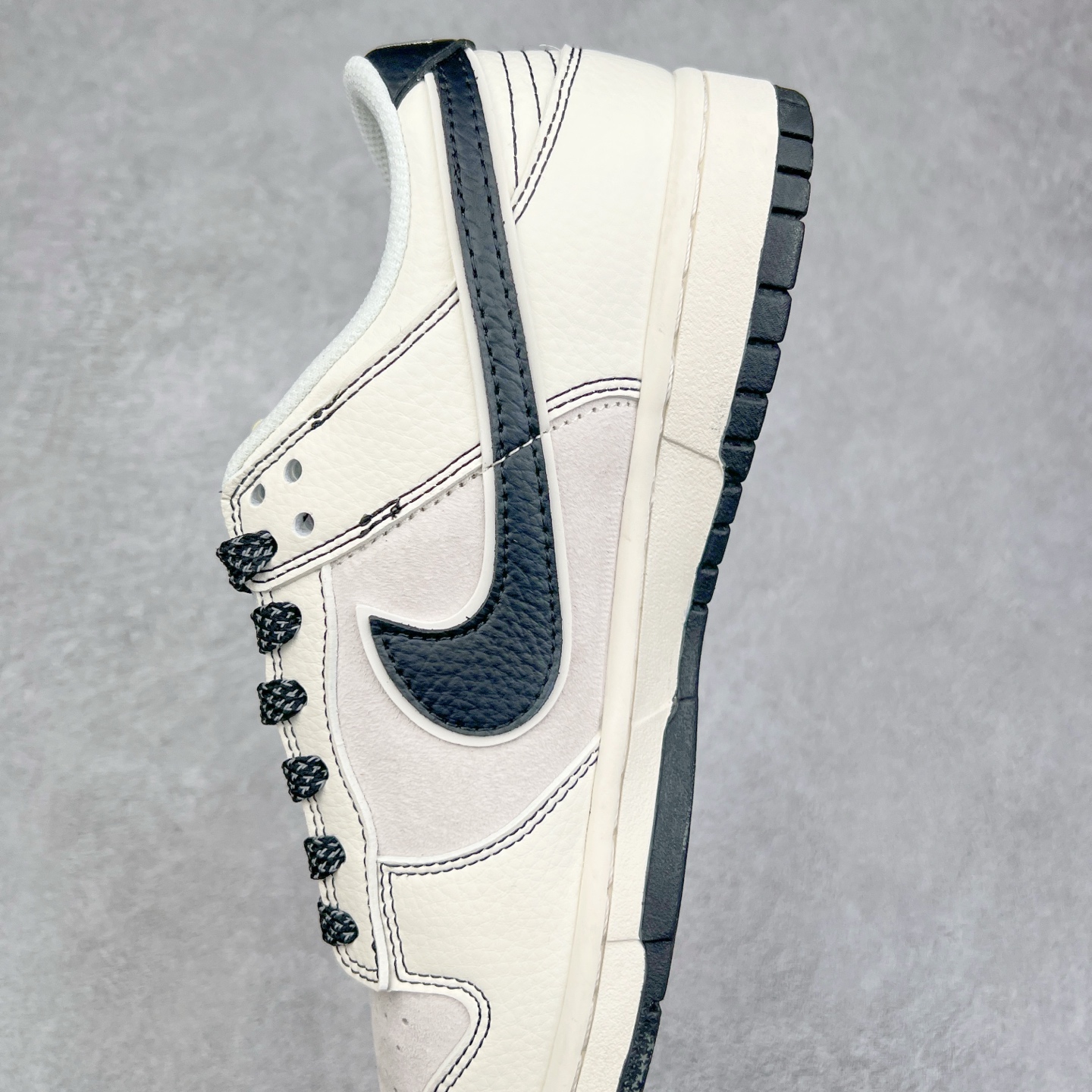 图片[7]-NK Dunk Low 定制配色 BB7518-016 大厂出品 极力推荐 原装头层材料 独家版型蒸餾加工帶來的是更好的视觉和脚感体验大厂纯原品质出货 清洁度 电绣工艺 皮料切割干净无任何毛边 细节完美 实拍调校N版已经零色差零失真 百分百还原实物色彩所见即所得 不存在货不对板色差等低级问题 选购参考实物拍摄 不混卖不参货 只用心做好货严格选品 承诺混一赔十 尺码：36 36.5 37.5 38 38.5 39 40 40.5 41 42 42.5 43 44 44.5 45-选品中心