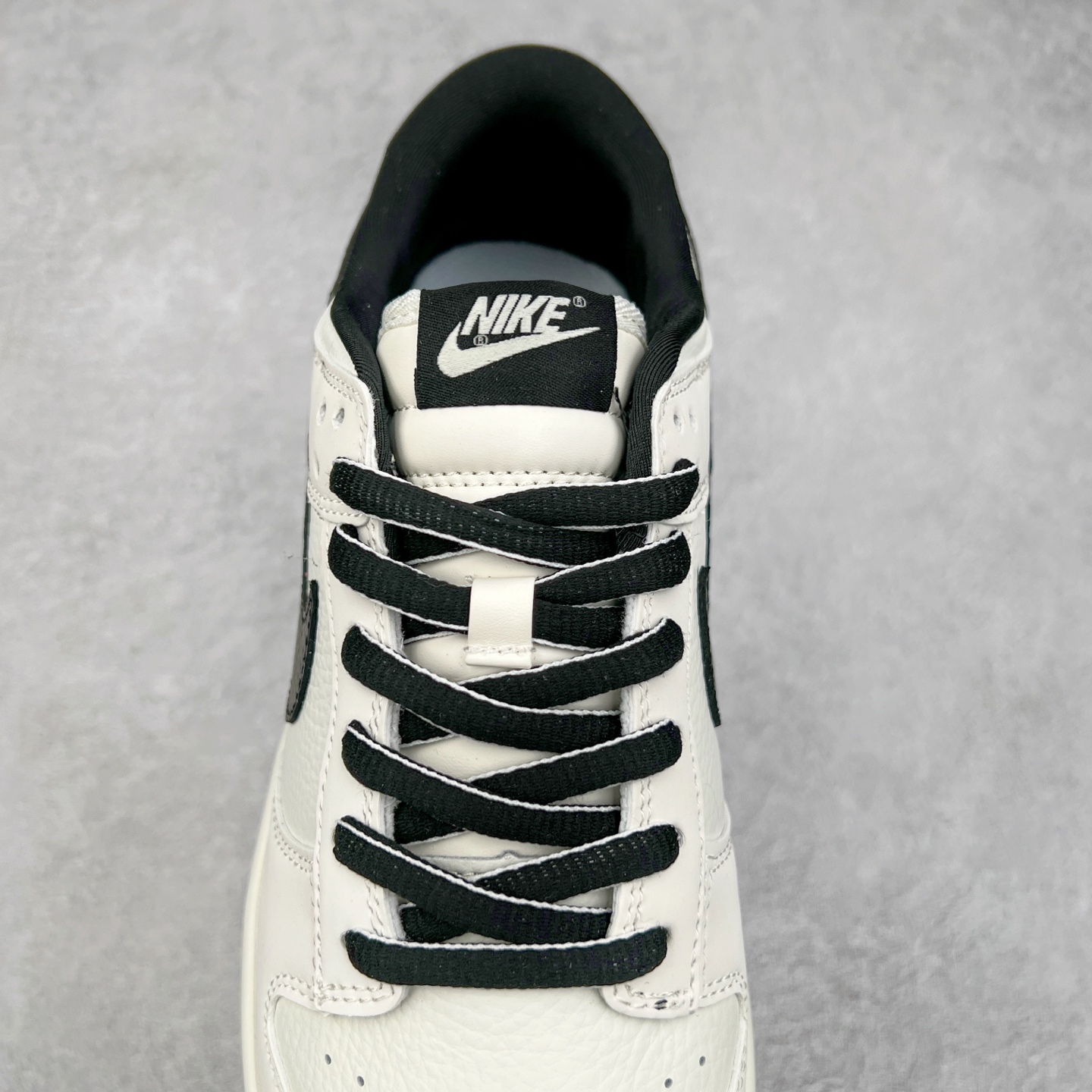 图片[5]-NK Dunk Low 定制配色 SC9207-400 大厂出品 极力推荐 原装头层材料 独家版型蒸餾加工帶來的是更好的视觉和脚感体验大厂纯原品质出货 清洁度 电绣工艺 皮料切割干净无任何毛边 细节完美 实拍调校N版已经零色差零失真 百分百还原实物色彩所见即所得 不存在货不对板色差等低级问题 选购参考实物拍摄 不混卖不参货 只用心做好货严格选品 承诺混一赔十 尺码：36 36.5 37.5 38 38.5 39 40 40.5 41 42 42.5 43 44 44.5 45-选品中心