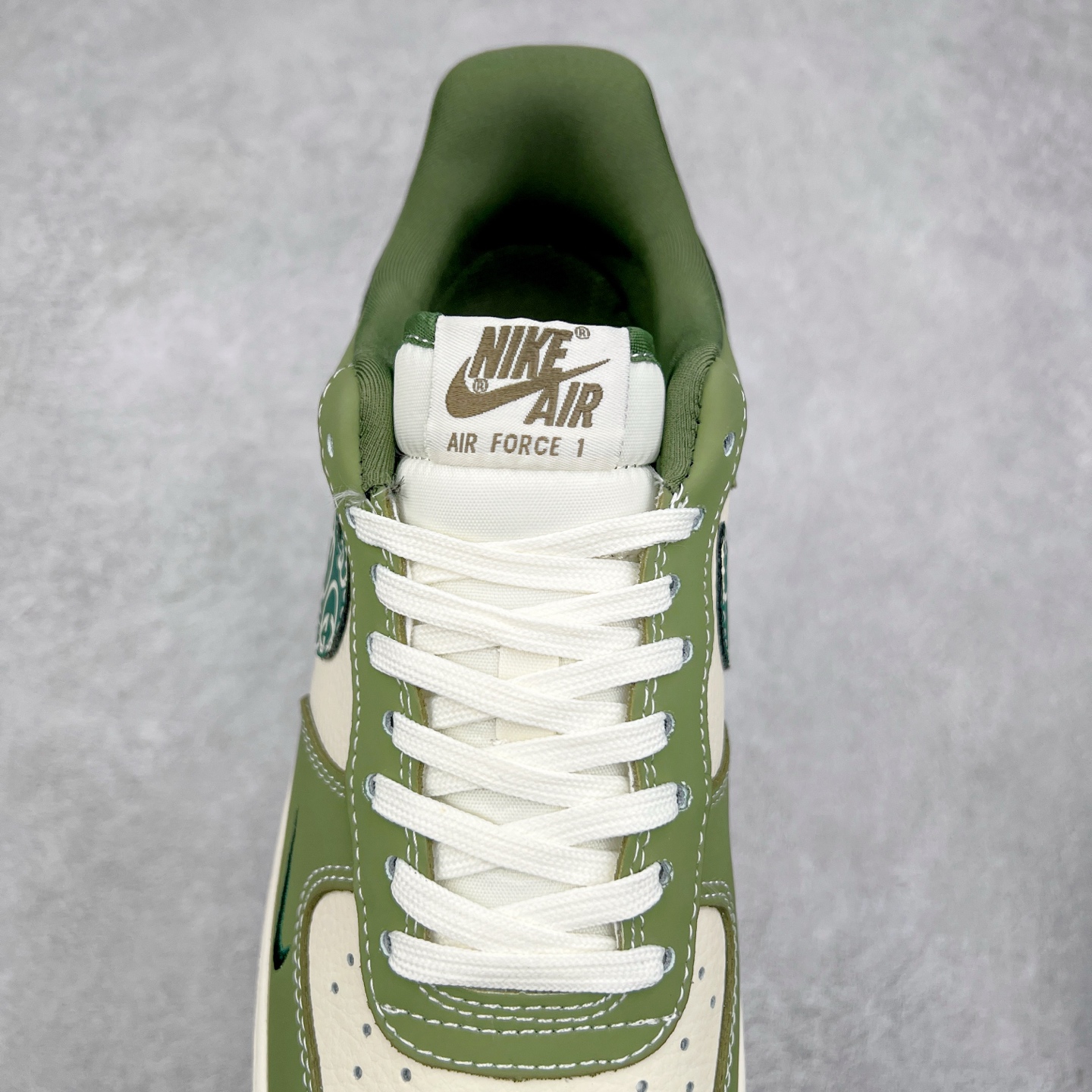 图片[5]-NK Air Force 1´07 Low 空军一号低帮百搭休闲运动板鞋 KK1988-063 柔软、弹性十足的缓震性能和出色的中底设计 横跨复古与现代的外型结合 造就出风靡全球 三十多年的Force 1 直到今天还深受青睐 实拍调校N版已经零色差零失真 百分百还原实物色彩所见即所得 不存在货不对板色差等低级问题 选购参考实物拍摄 不混卖不参货 只用心做好货严格选品 承诺混一赔十 尺码：36 36.5 37.5 38 38.5 39 40 40.5 41 42 42.5 43 44 44.5 45-选品中心