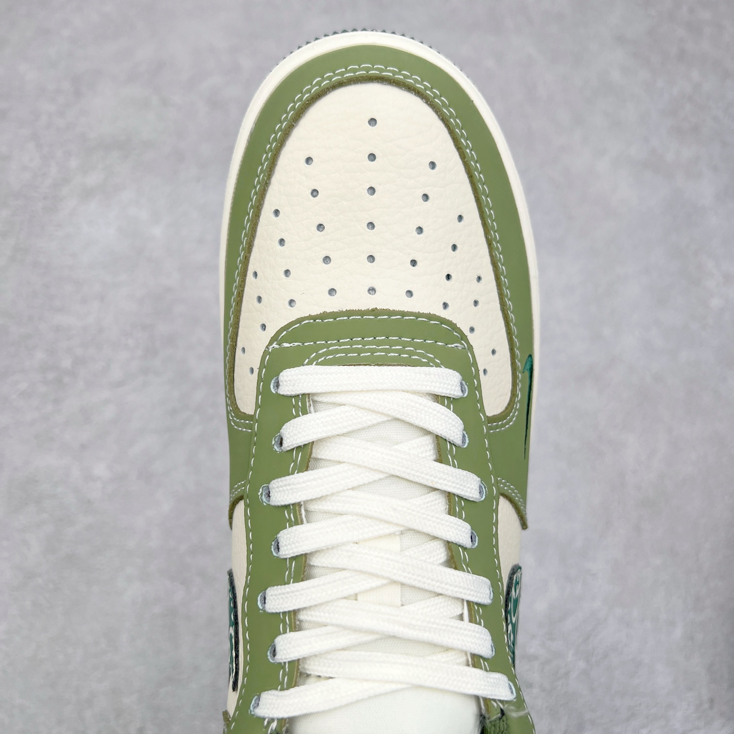 图片[4]-NK Air Force 1´07 Low 空军一号低帮百搭休闲运动板鞋 KK1988-063 柔软、弹性十足的缓震性能和出色的中底设计 横跨复古与现代的外型结合 造就出风靡全球 三十多年的Force 1 直到今天还深受青睐 实拍调校N版已经零色差零失真 百分百还原实物色彩所见即所得 不存在货不对板色差等低级问题 选购参考实物拍摄 不混卖不参货 只用心做好货严格选品 承诺混一赔十 尺码：36 36.5 37.5 38 38.5 39 40 40.5 41 42 42.5 43 44 44.5 45-选品中心