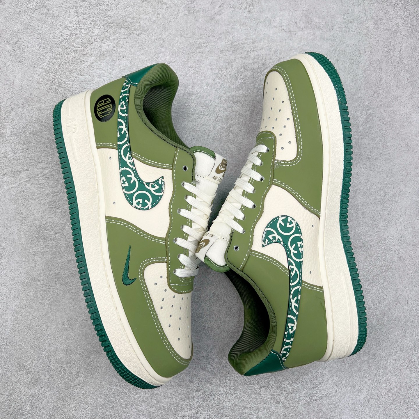 图片[3]-NK Air Force 1´07 Low 空军一号低帮百搭休闲运动板鞋 KK1988-063 柔软、弹性十足的缓震性能和出色的中底设计 横跨复古与现代的外型结合 造就出风靡全球 三十多年的Force 1 直到今天还深受青睐 实拍调校N版已经零色差零失真 百分百还原实物色彩所见即所得 不存在货不对板色差等低级问题 选购参考实物拍摄 不混卖不参货 只用心做好货严格选品 承诺混一赔十 尺码：36 36.5 37.5 38 38.5 39 40 40.5 41 42 42.5 43 44 44.5 45-选品中心