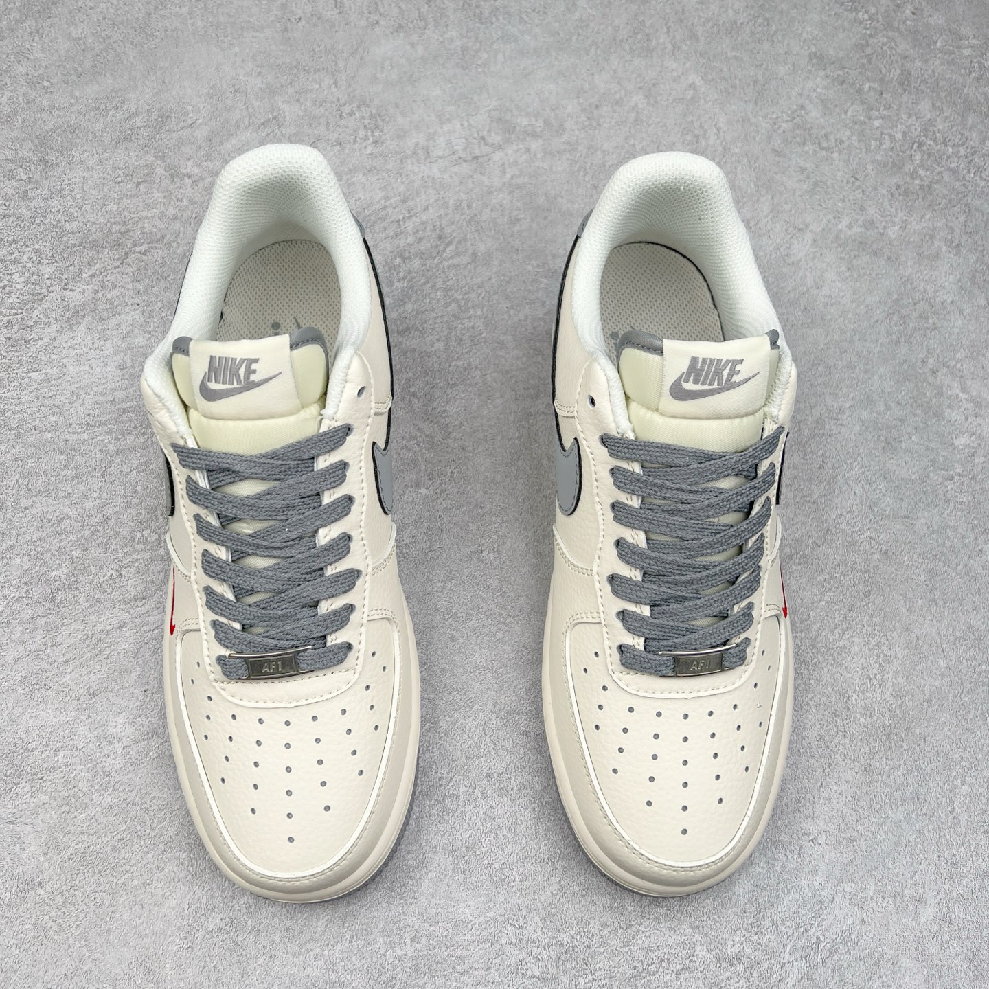 图片[2]-NK Air Force 1´07 Low 空军一号低帮百搭休闲运动板鞋 HH7518-039 柔软、弹性十足的缓震性能和出色的中底设计 横跨复古与现代的外型结合 造就出风靡全球 三十多年的Force 1 直到今天还深受青睐 实拍调校N版已经零色差零失真 百分百还原实物色彩所见即所得 不存在货不对板色差等低级问题 选购参考实物拍摄 不混卖不参货 只用心做好货严格选品 承诺混一赔十 尺码：36 36.5 37.5 38 38.5 39 40 40.5 41 42 42.5 43 44 44.5 45-选品中心