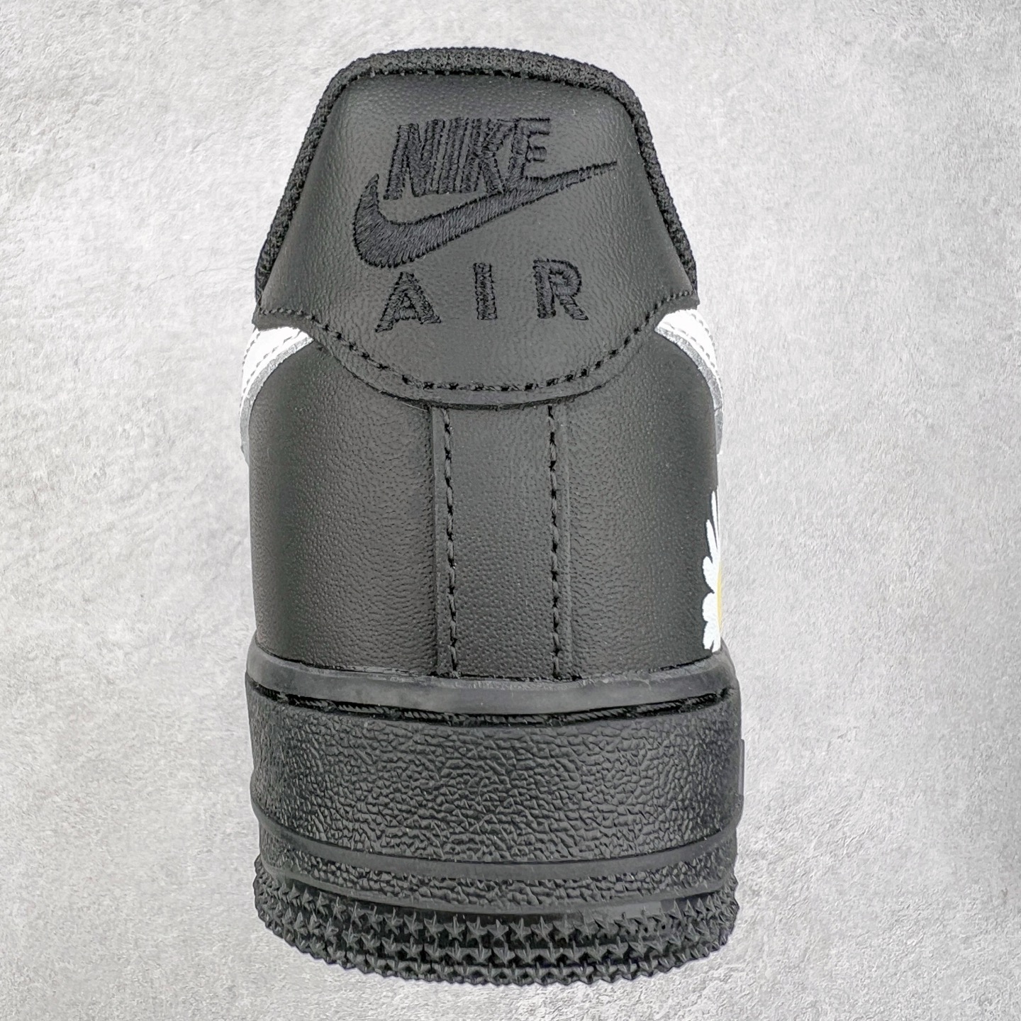 图片[8]-NK Air Force 1´07 Low 空军一号低帮百搭休闲运动板鞋 CK0316-063 柔软、弹性十足的缓震性能和出色的中底设计 横跨复古与现代的外型结合 造就出风靡全球 三十多年的Force 1 直到今天还深受青睐 实拍调校N版已经零色差零失真 百分百还原实物色彩所见即所得 不存在货不对板色差等低级问题 选购参考实物拍摄 不混卖不参货 只用心做好货严格选品 承诺混一赔十 尺码：36 36.5 37.5 38 38.5 39 40 40.5 41 42 42.5 43 44 44.5 45-选品中心