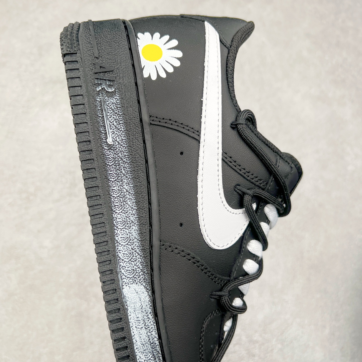 图片[6]-NK Air Force 1´07 Low 空军一号低帮百搭休闲运动板鞋 CK0316-063 柔软、弹性十足的缓震性能和出色的中底设计 横跨复古与现代的外型结合 造就出风靡全球 三十多年的Force 1 直到今天还深受青睐 实拍调校N版已经零色差零失真 百分百还原实物色彩所见即所得 不存在货不对板色差等低级问题 选购参考实物拍摄 不混卖不参货 只用心做好货严格选品 承诺混一赔十 尺码：36 36.5 37.5 38 38.5 39 40 40.5 41 42 42.5 43 44 44.5 45-选品中心