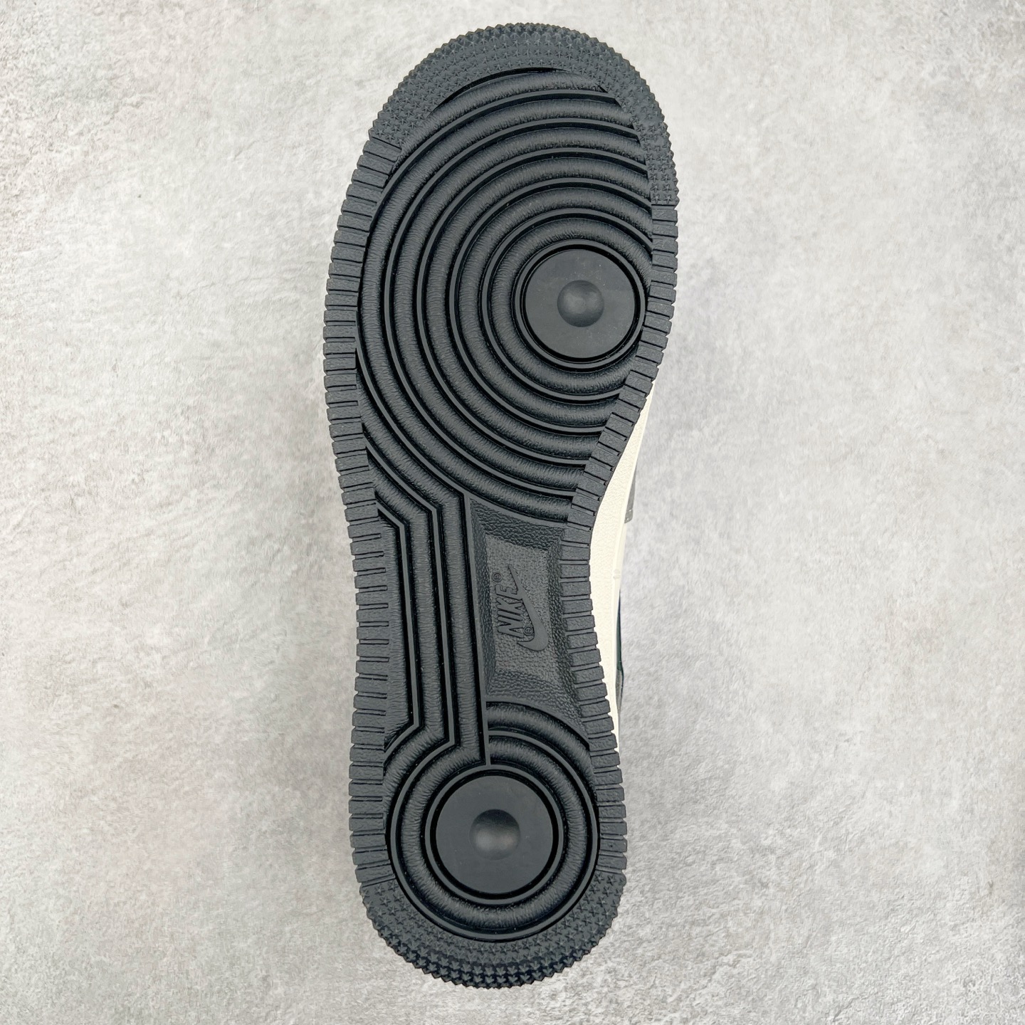 图片[9]-NK Air Force 1´07 Low 空军一号低帮百搭休闲运动板鞋 XZ6188-792 柔软、弹性十足的缓震性能和出色的中底设计 横跨复古与现代的外型结合 造就出风靡全球 三十多年的Force 1 直到今天还深受青睐 实拍调校N版已经零色差零失真 百分百还原实物色彩所见即所得 不存在货不对板色差等低级问题 选购参考实物拍摄 不混卖不参货 只用心做好货严格选品 承诺混一赔十 尺码：36 36.5 37.5 38 38.5 39 40 40.5 41 42 42.5 43 44 44.5 45-选品中心